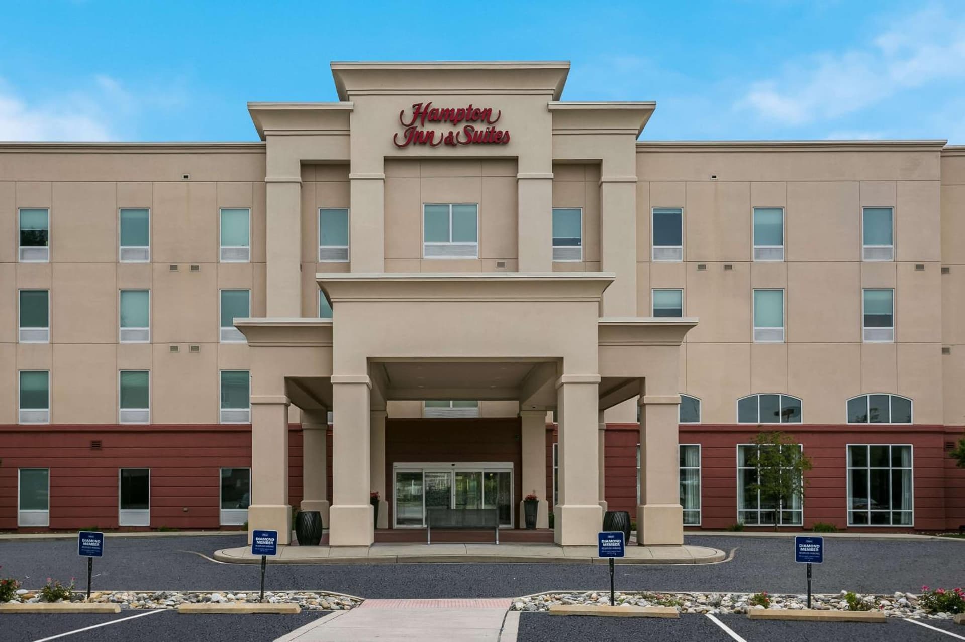 Hampton Inn & Suites Wilmington Christiana featured exterior or lobby in Newark, DE — similar hotel