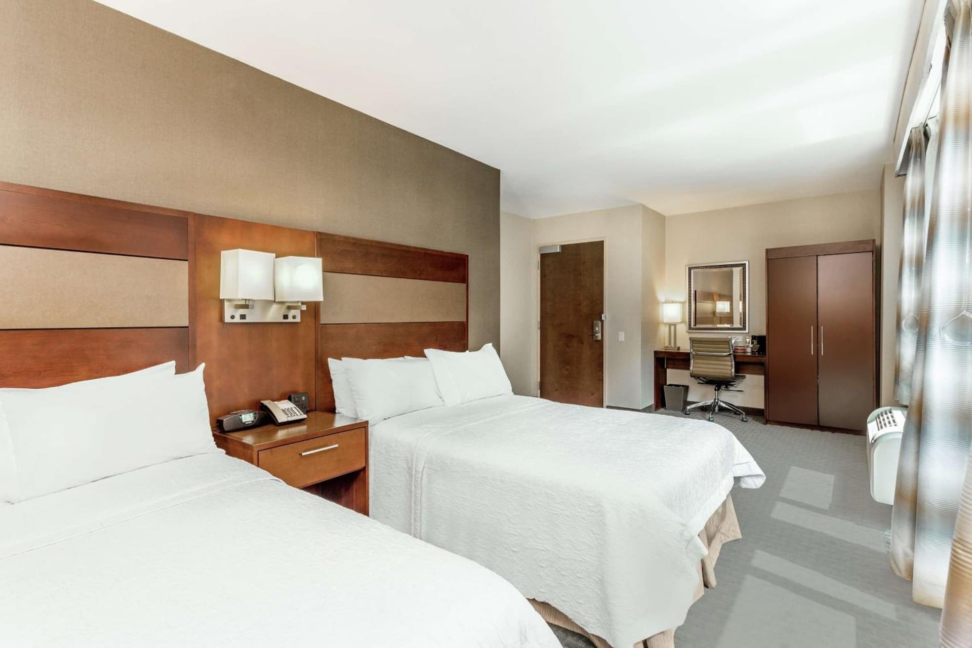 Hampton Inn Manhattan Grand Central interior in New York, NY — gallery photo 2