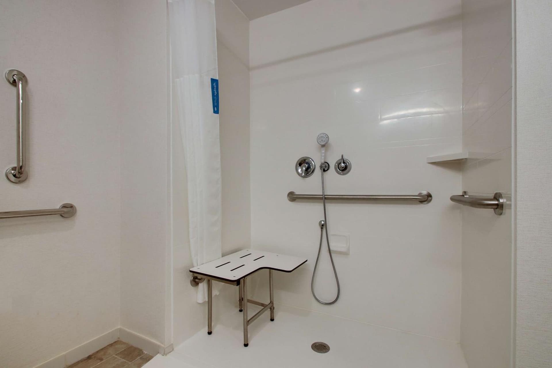 Hampton Inn Sneads Ferry Topsail Beach gallery photo in Sneads Ferry, NC — image 45