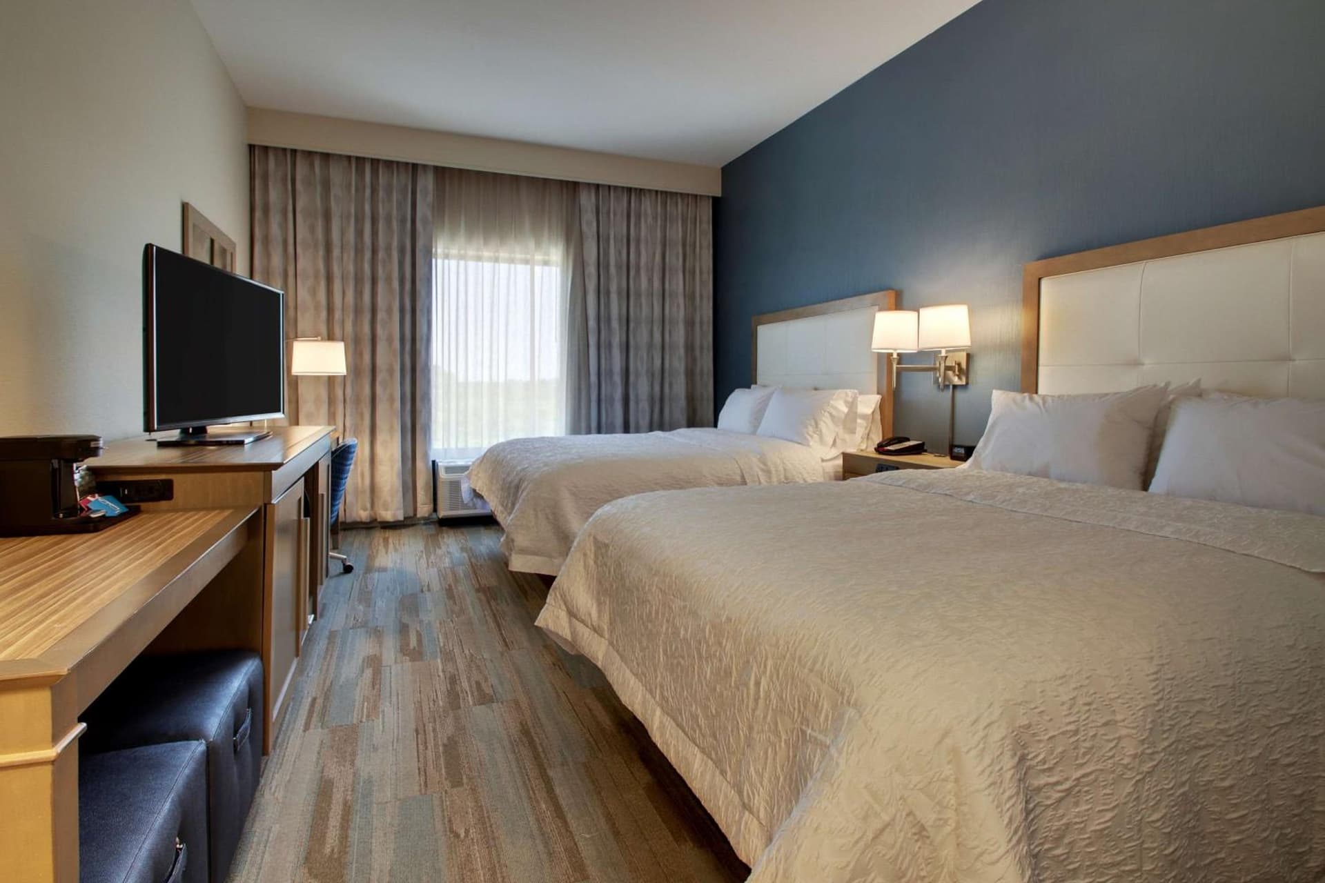 Hampton Inn Sneads Ferry Topsail Beach gallery photo in Sneads Ferry, NC — image 4