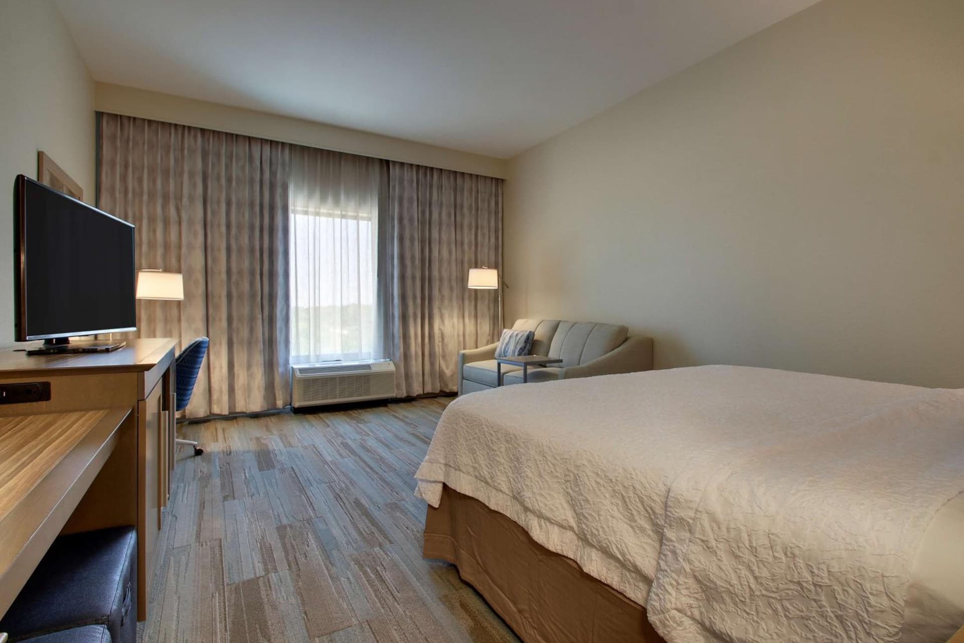 Hampton Inn Sneads Ferry Topsail Beach gallery photo in Sneads Ferry, NC — image 46