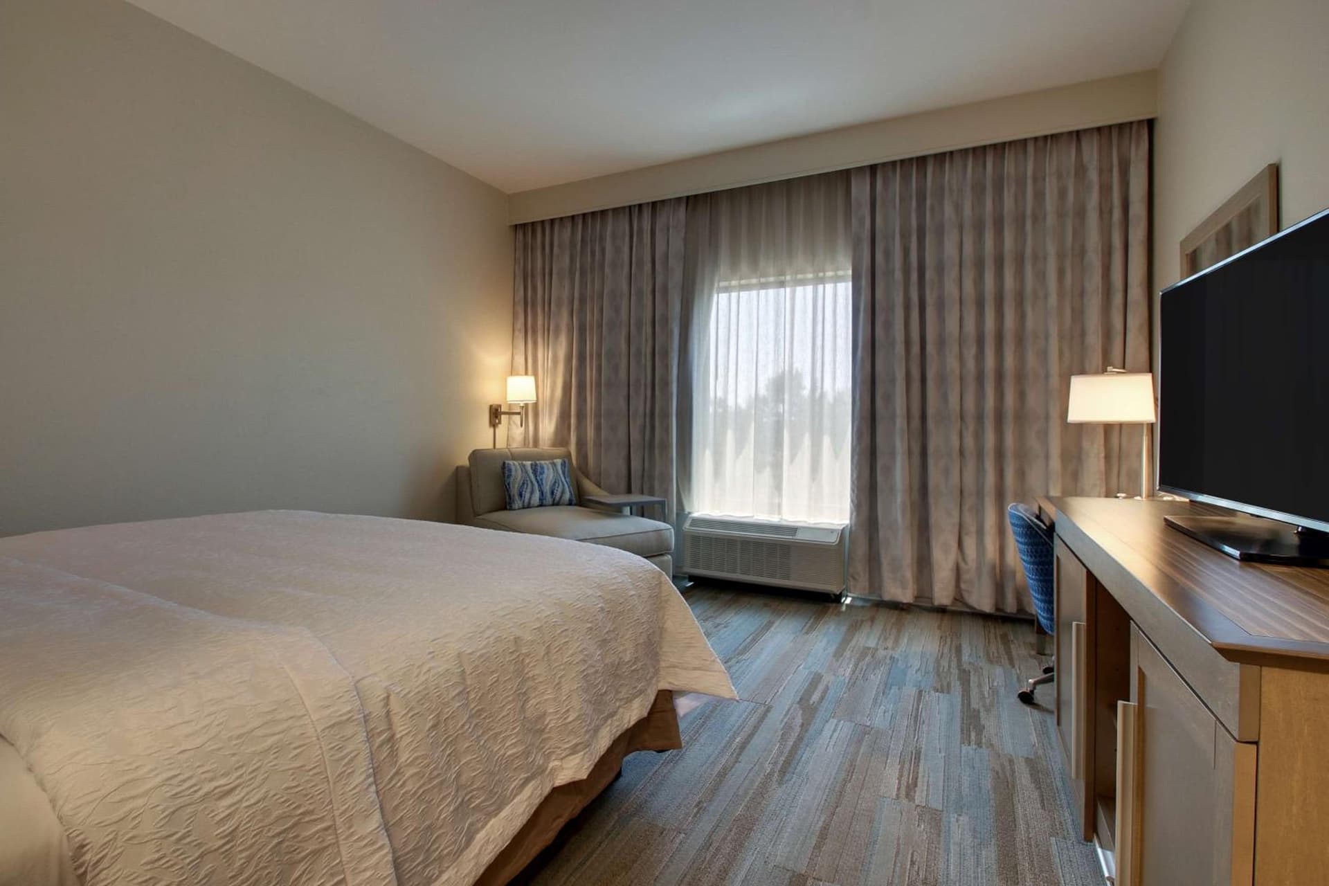 Hampton Inn Sneads Ferry Topsail Beach gallery photo in Sneads Ferry, NC — image 12