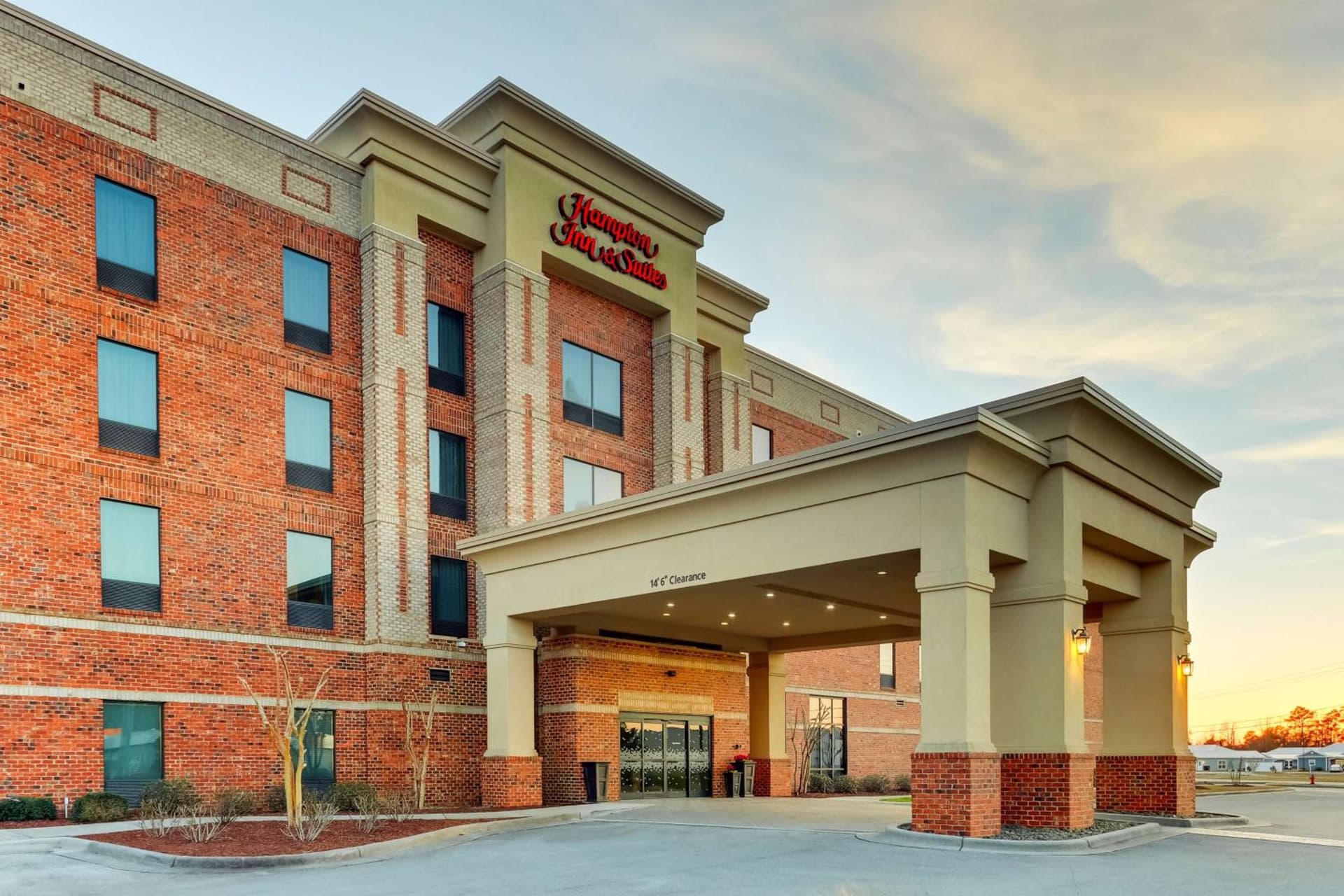 Hampton Inn and Suites Swansboro Near Camp Lejeune gallery photo in Swansboro, NC — image 32