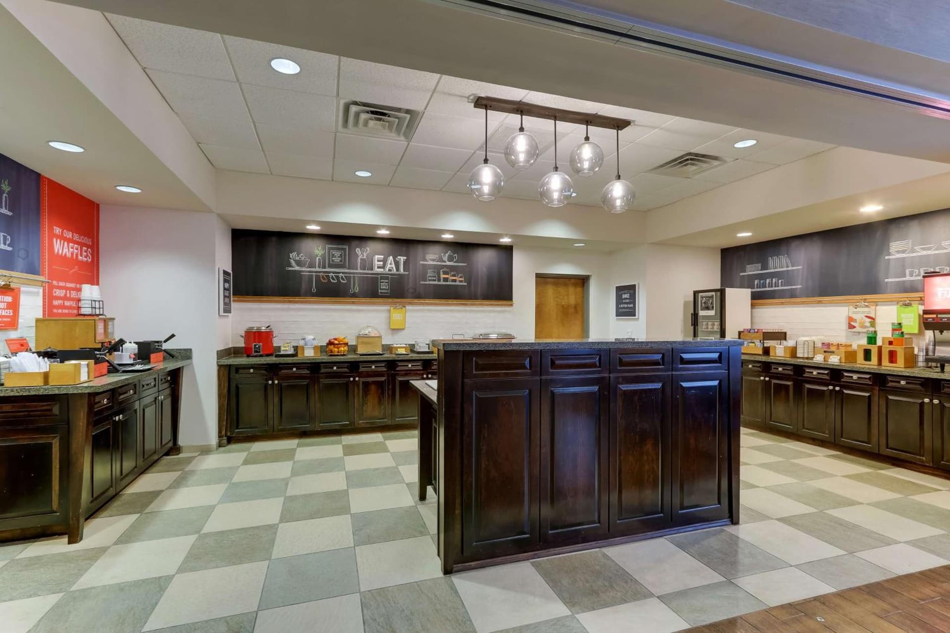 Hampton Inn and Suites Swansboro Near Camp Lejeune gallery photo in Swansboro, NC — image 59