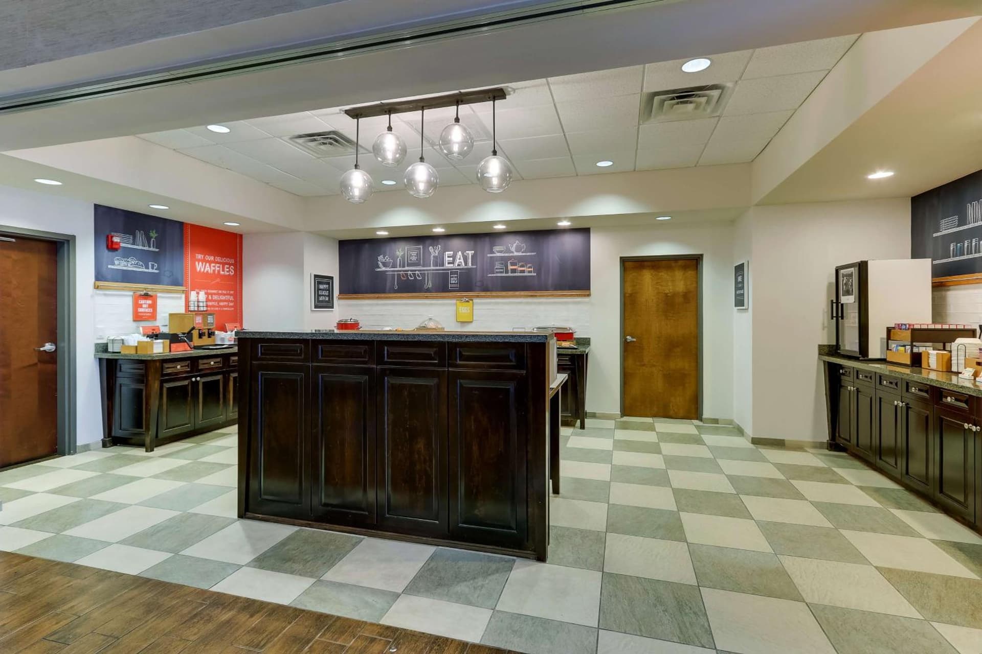 Hampton Inn and Suites Swansboro Near Camp Lejeune gallery photo in Swansboro, NC — image 11