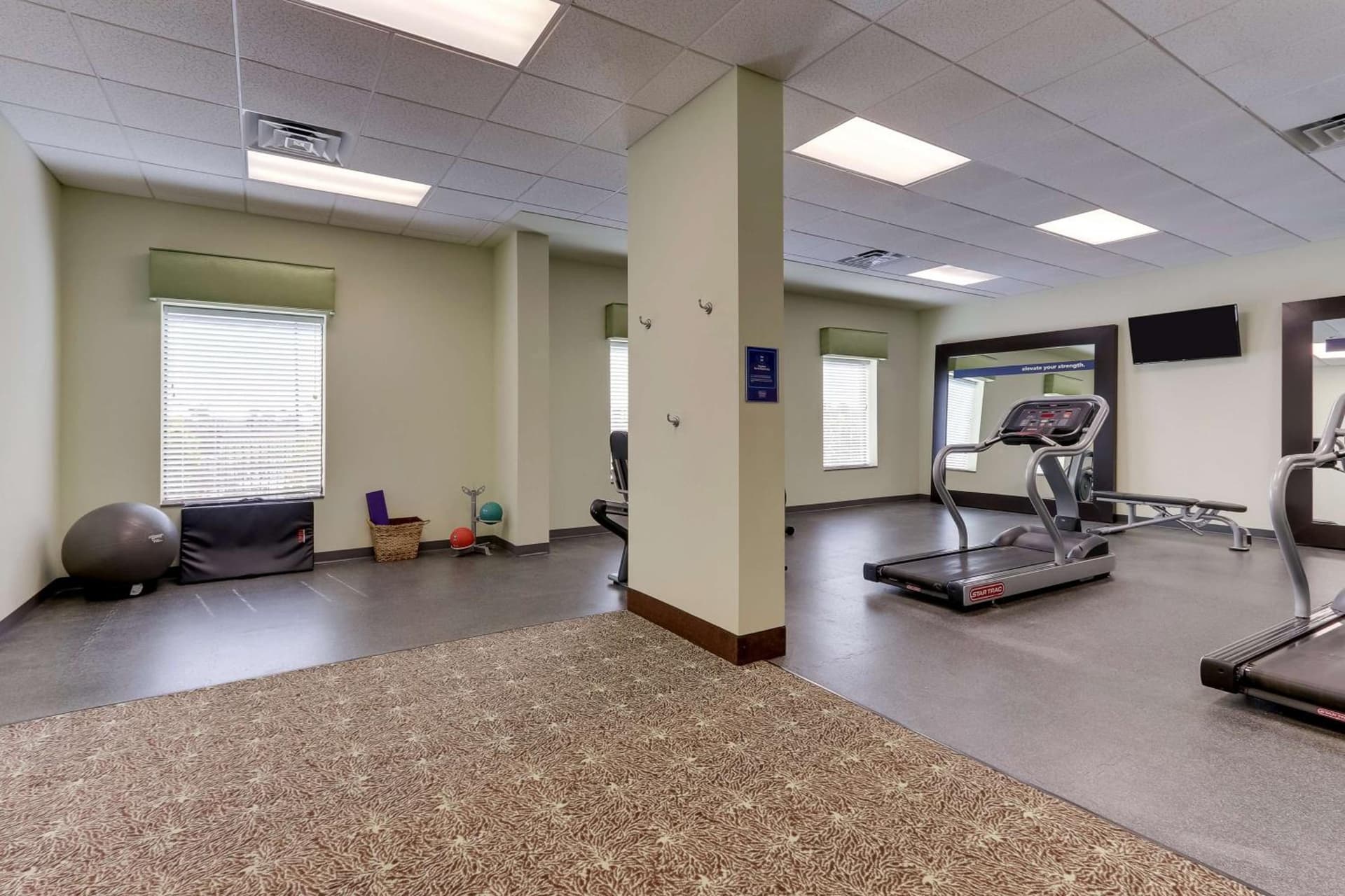 Hampton Inn and Suites Swansboro Near Camp Lejeune gallery photo in Swansboro, NC — image 40