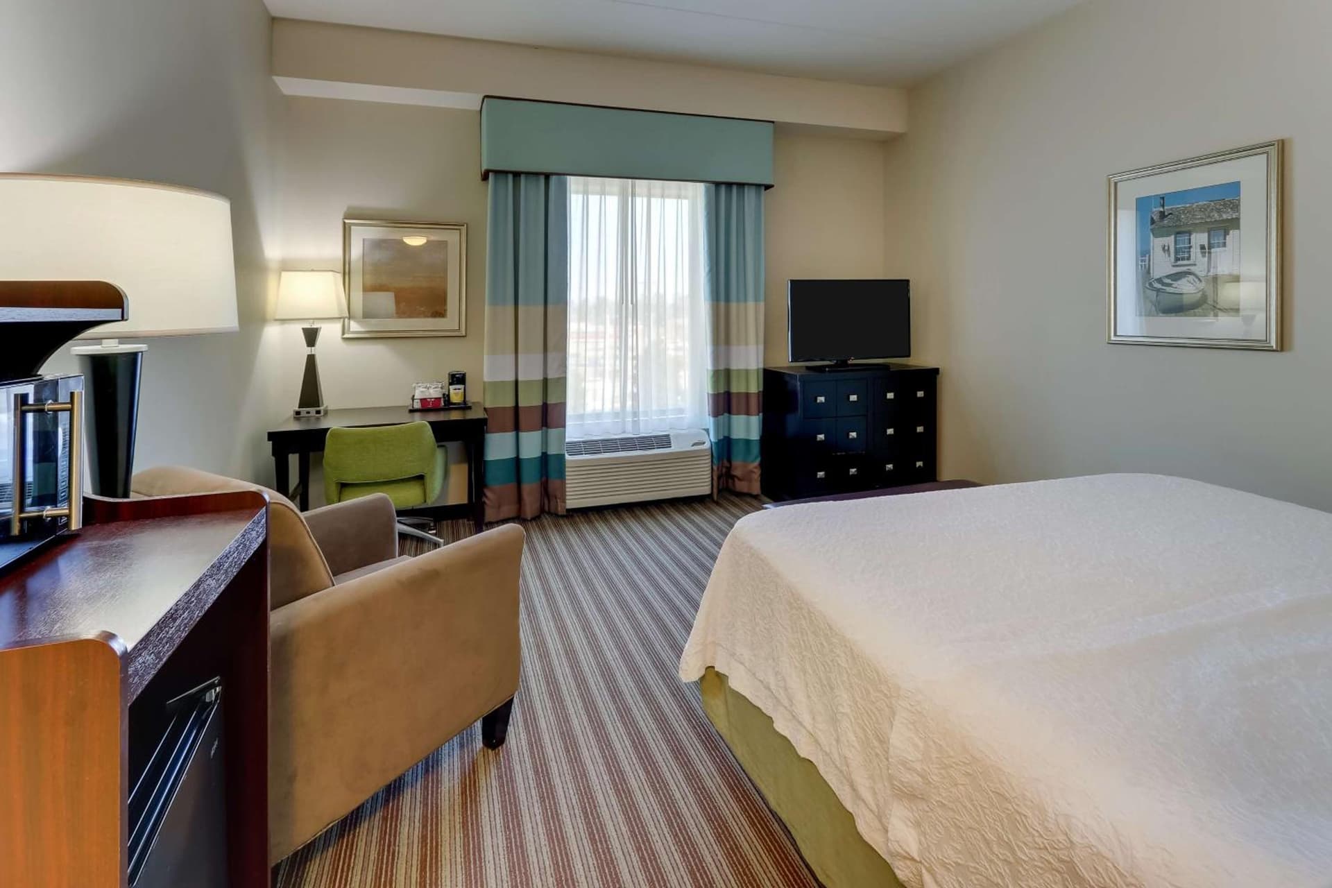 Hampton Inn and Suites Swansboro Near Camp Lejeune gallery photo in Swansboro, NC — image 46