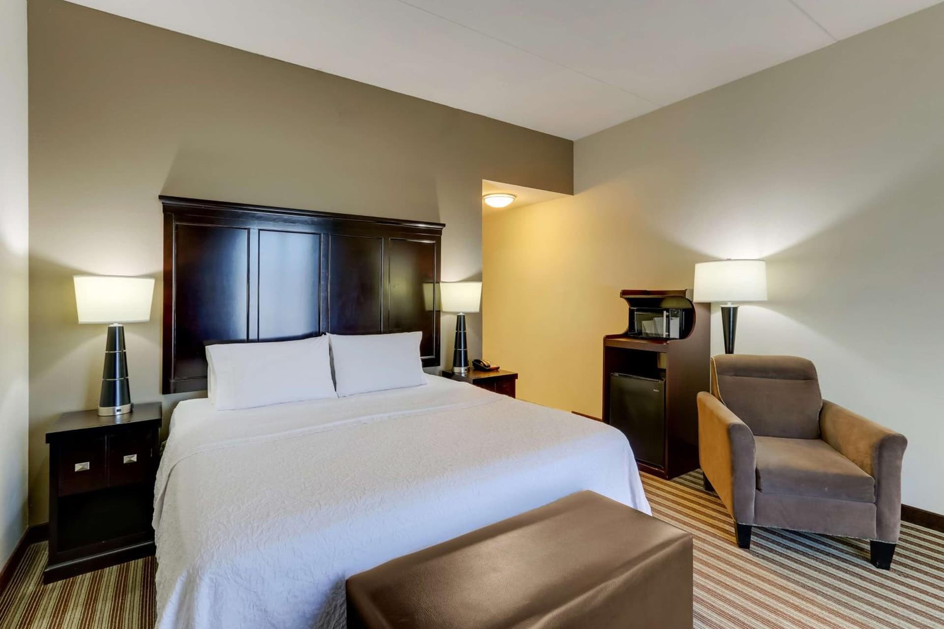 Hampton Inn and Suites Swansboro Near Camp Lejeune gallery photo in Swansboro, NC — image 60