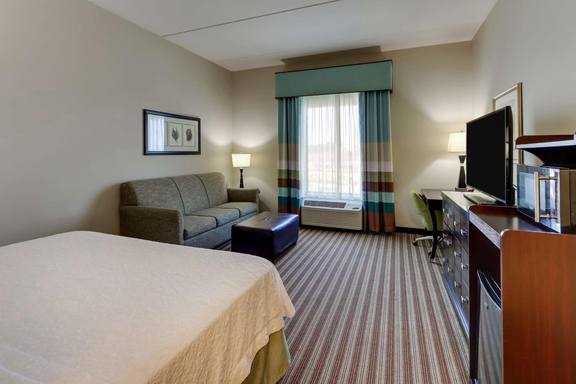 Hampton Inn and Suites Swansboro Near Camp Lejeune gallery photo in Swansboro, NC — image 15