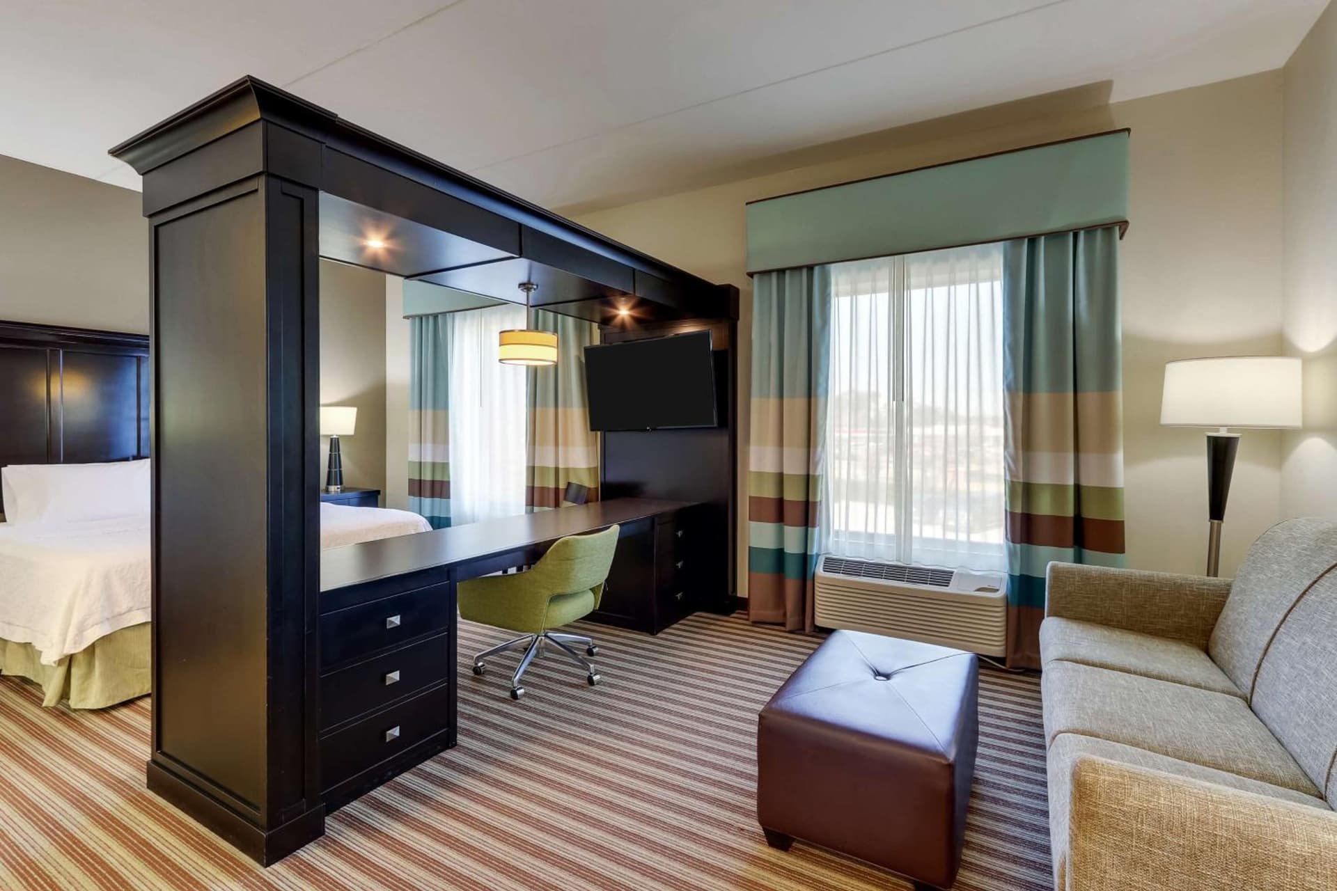 Hampton Inn and Suites Swansboro Near Camp Lejeune gallery photo in Swansboro, NC — image 43