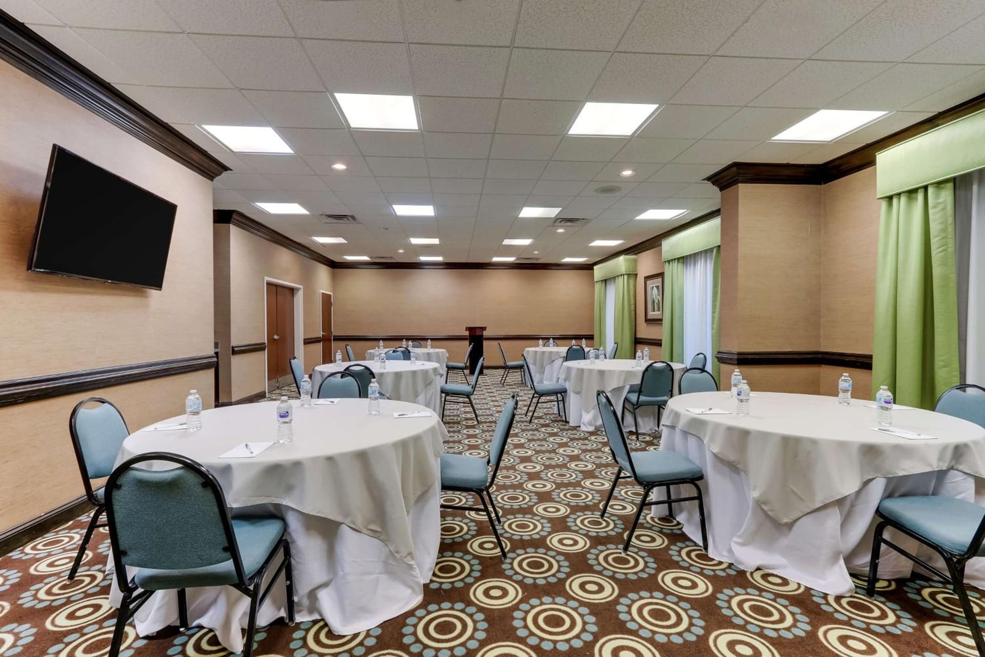 Hampton Inn and Suites Swansboro Near Camp Lejeune gallery photo in Swansboro, NC — image 12