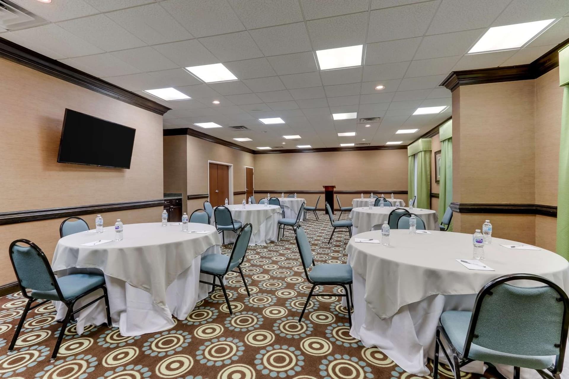 Hampton Inn and Suites Swansboro Near Camp Lejeune gallery photo in Swansboro, NC — image 36