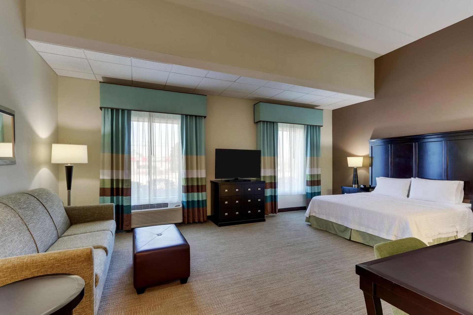 Hampton Inn and Suites Swansboro Near Camp Lejeune gallery photo in Swansboro, NC — image 13
