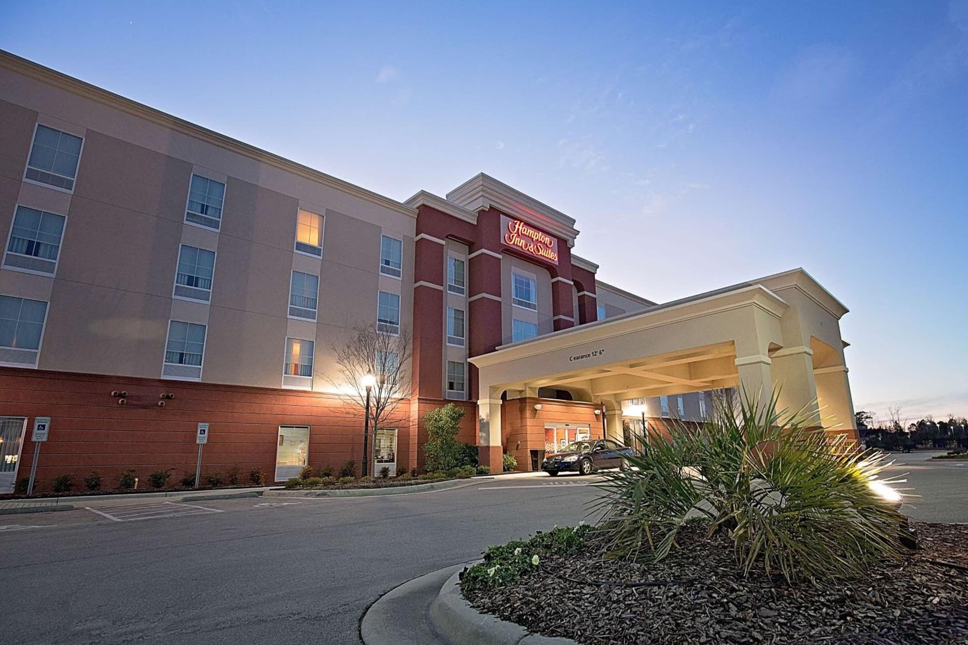 Hampton Inn & Suites Jacksonville gallery photo in Jacksonville, NC — image 21