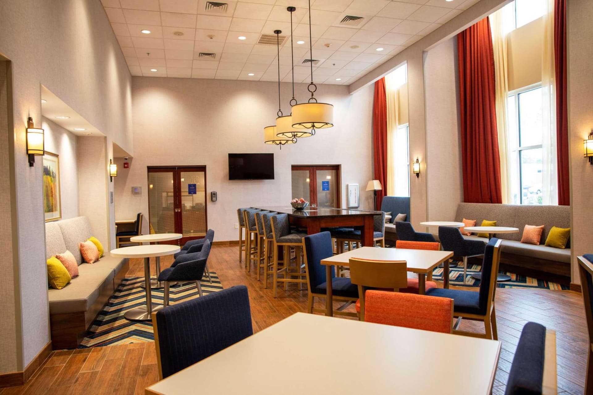 Hampton Inn & Suites Jacksonville gallery photo in Jacksonville, NC — image 26