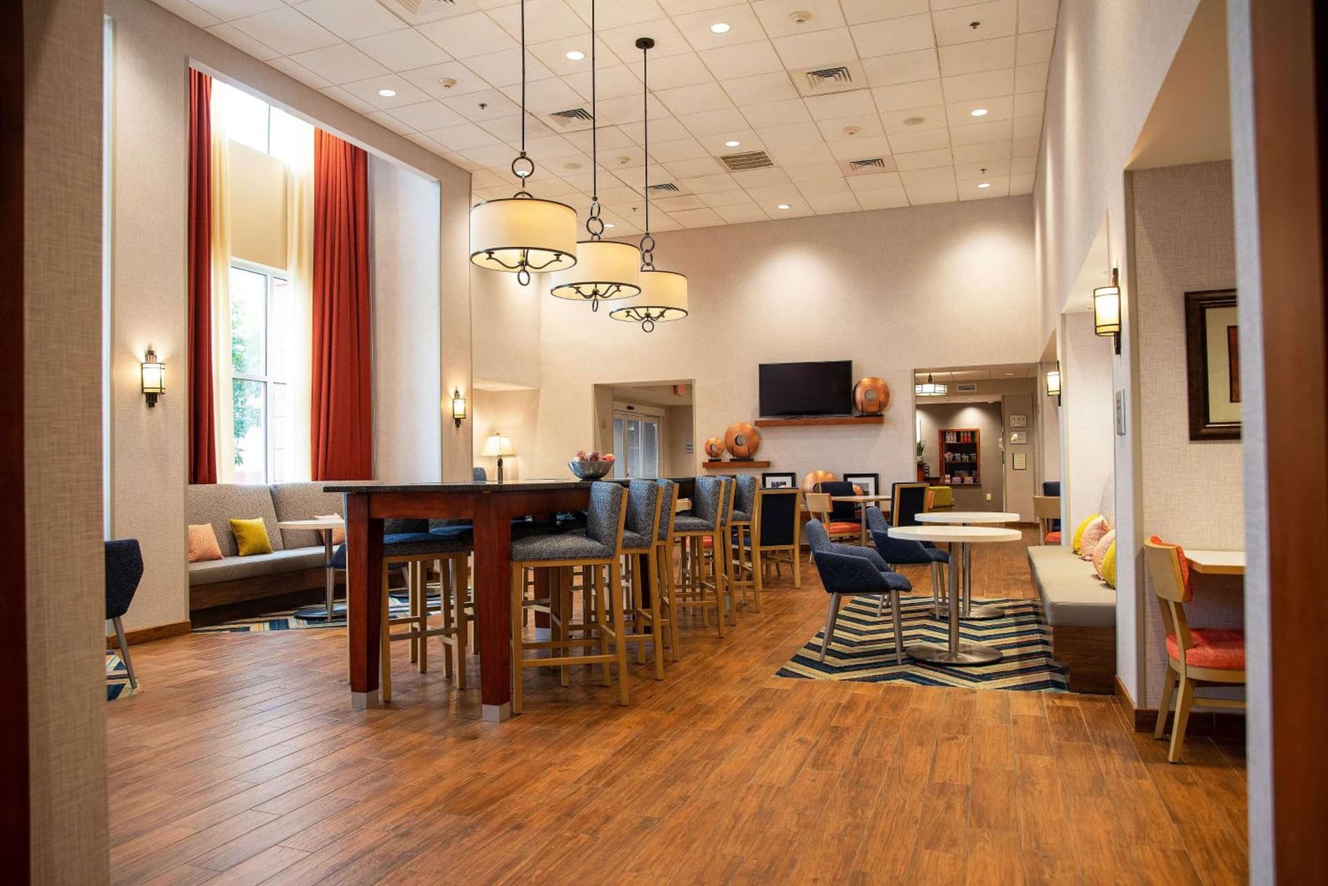 Hampton Inn & Suites Jacksonville gallery photo in Jacksonville, NC — image 10