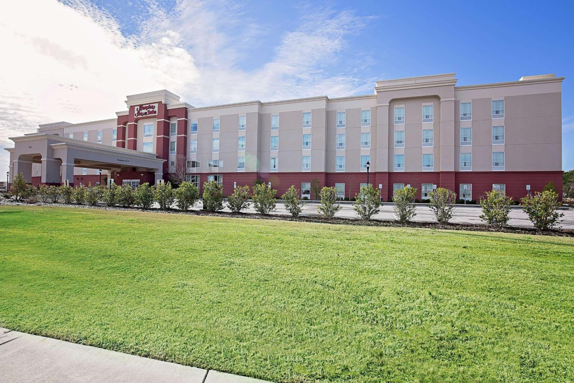 Hampton Inn & Suites Jacksonville property views in Jacksonville, NC — gallery photo 3