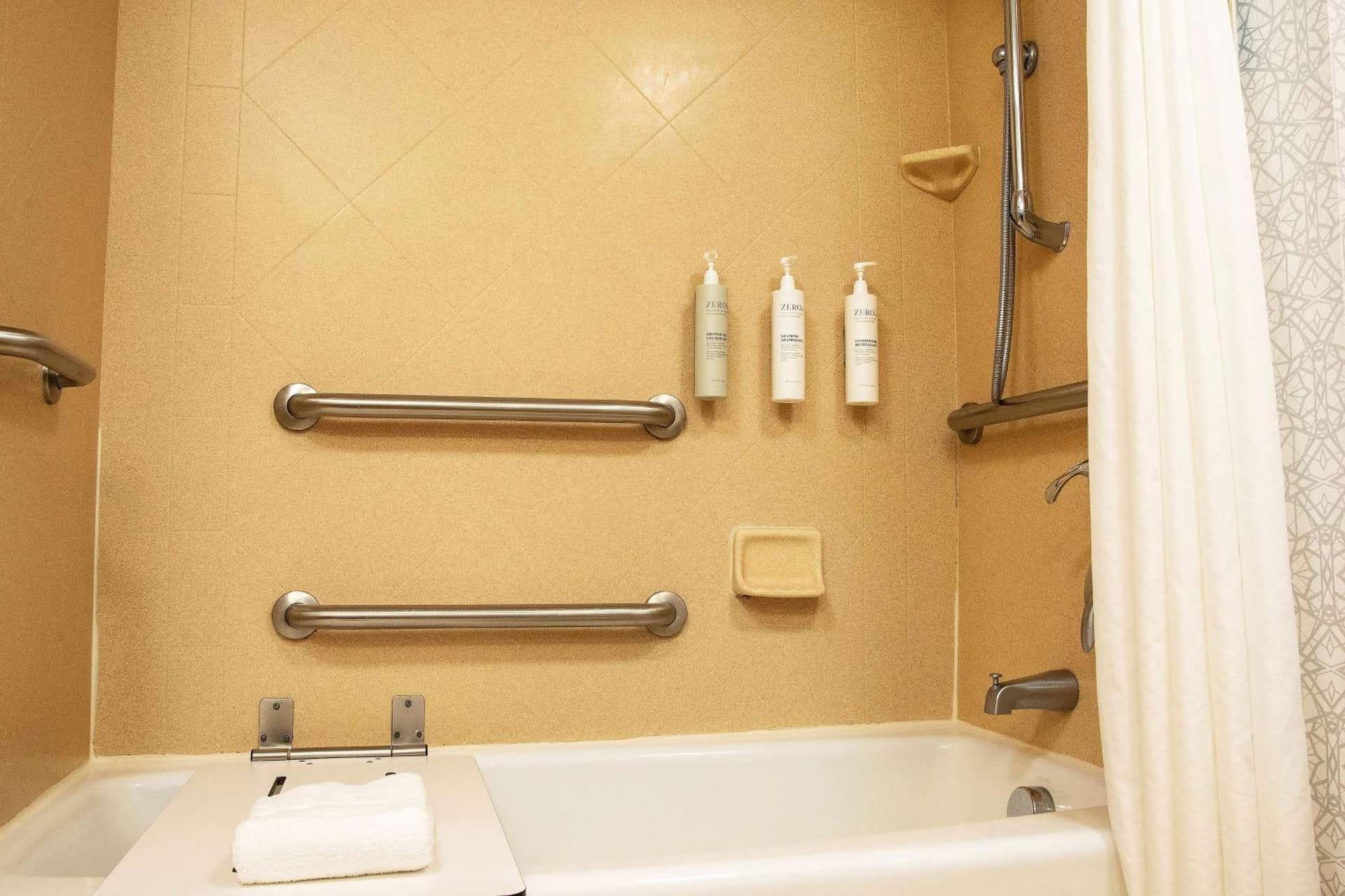 Hampton Inn & Suites Jacksonville gallery photo in Jacksonville, NC — image 4