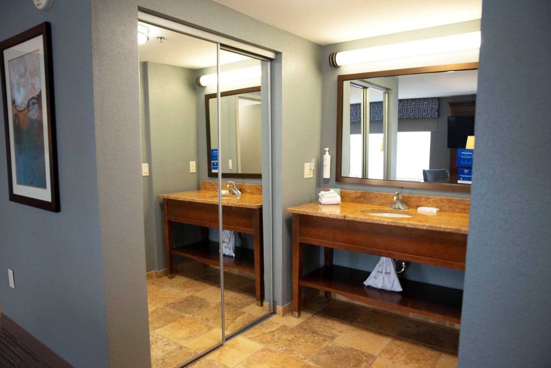 Hampton Inn & Suites Jacksonville gallery photo in Jacksonville, NC — image 38