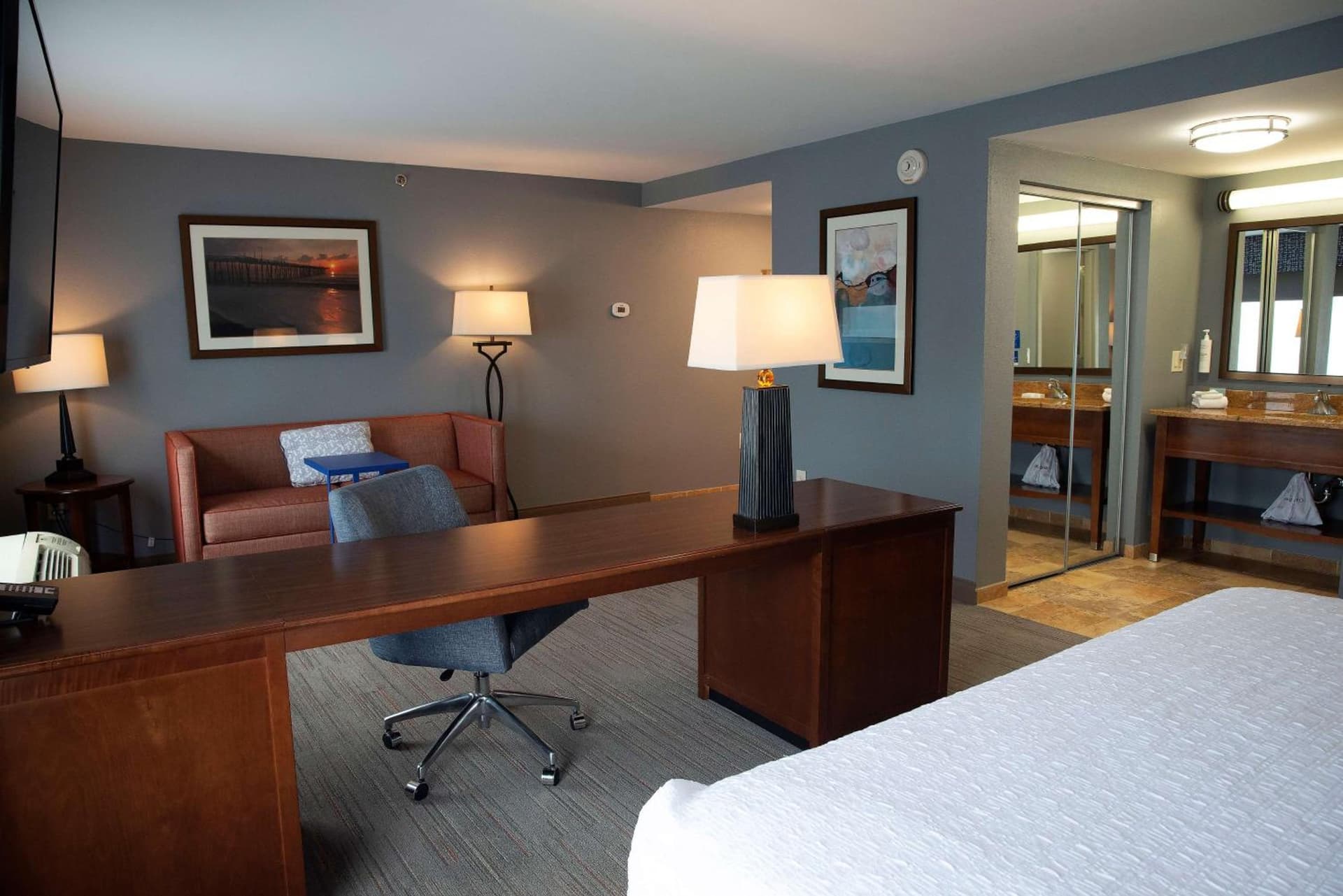 Hampton Inn & Suites Jacksonville gallery photo in Jacksonville, NC — image 20