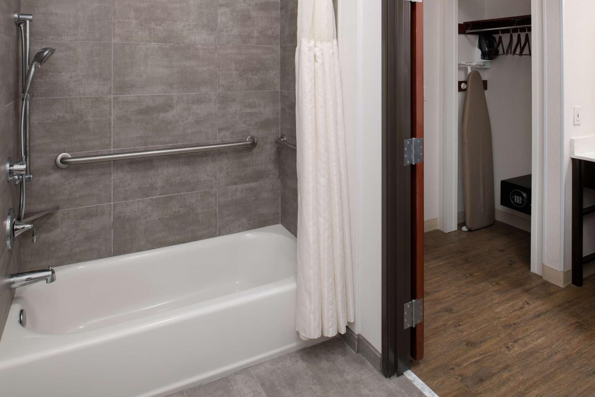 DoubleTree by Hilton Olympia gallery photo in Olympia, WA — image 9