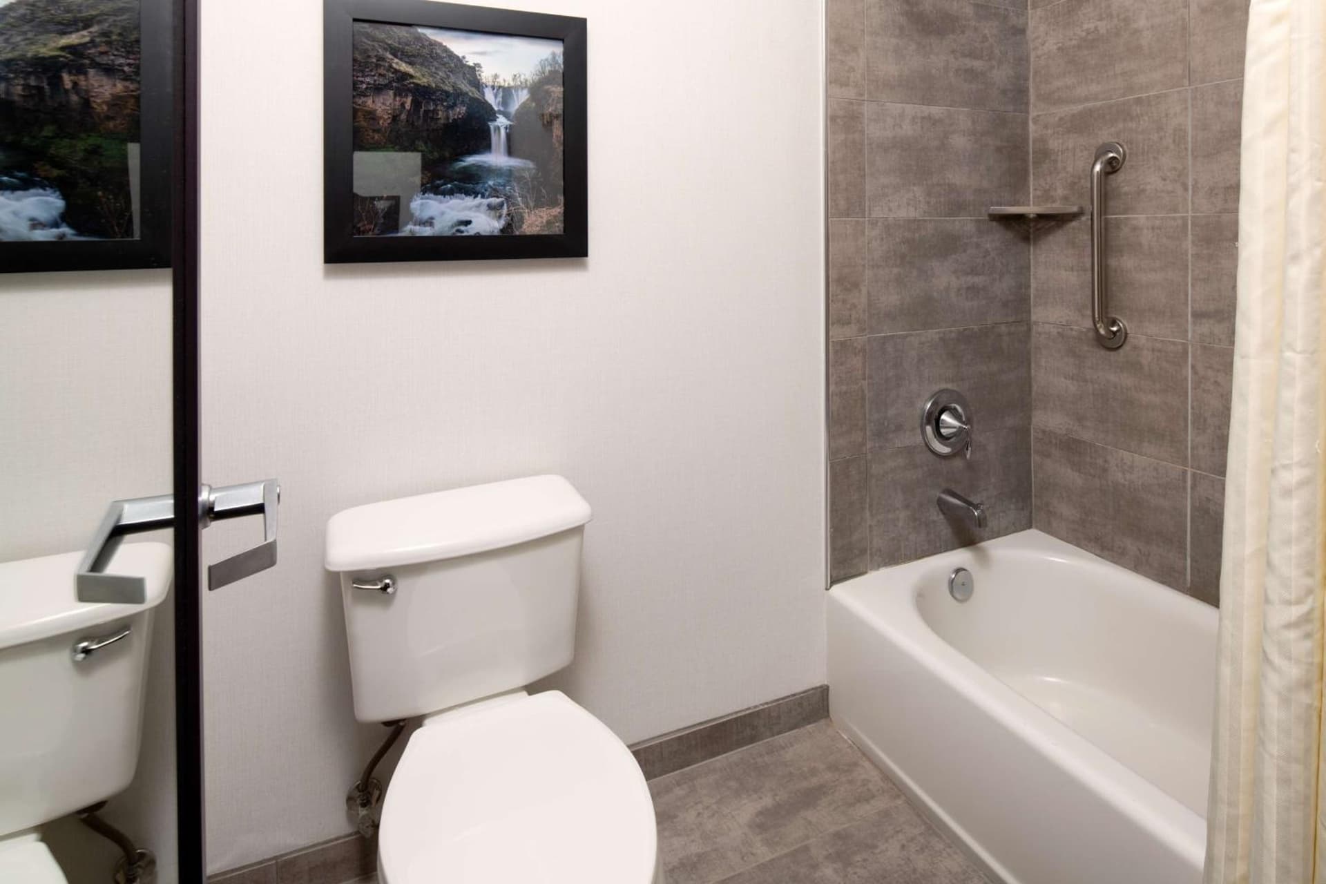 DoubleTree by Hilton Olympia gallery photo in Olympia, WA — image 34