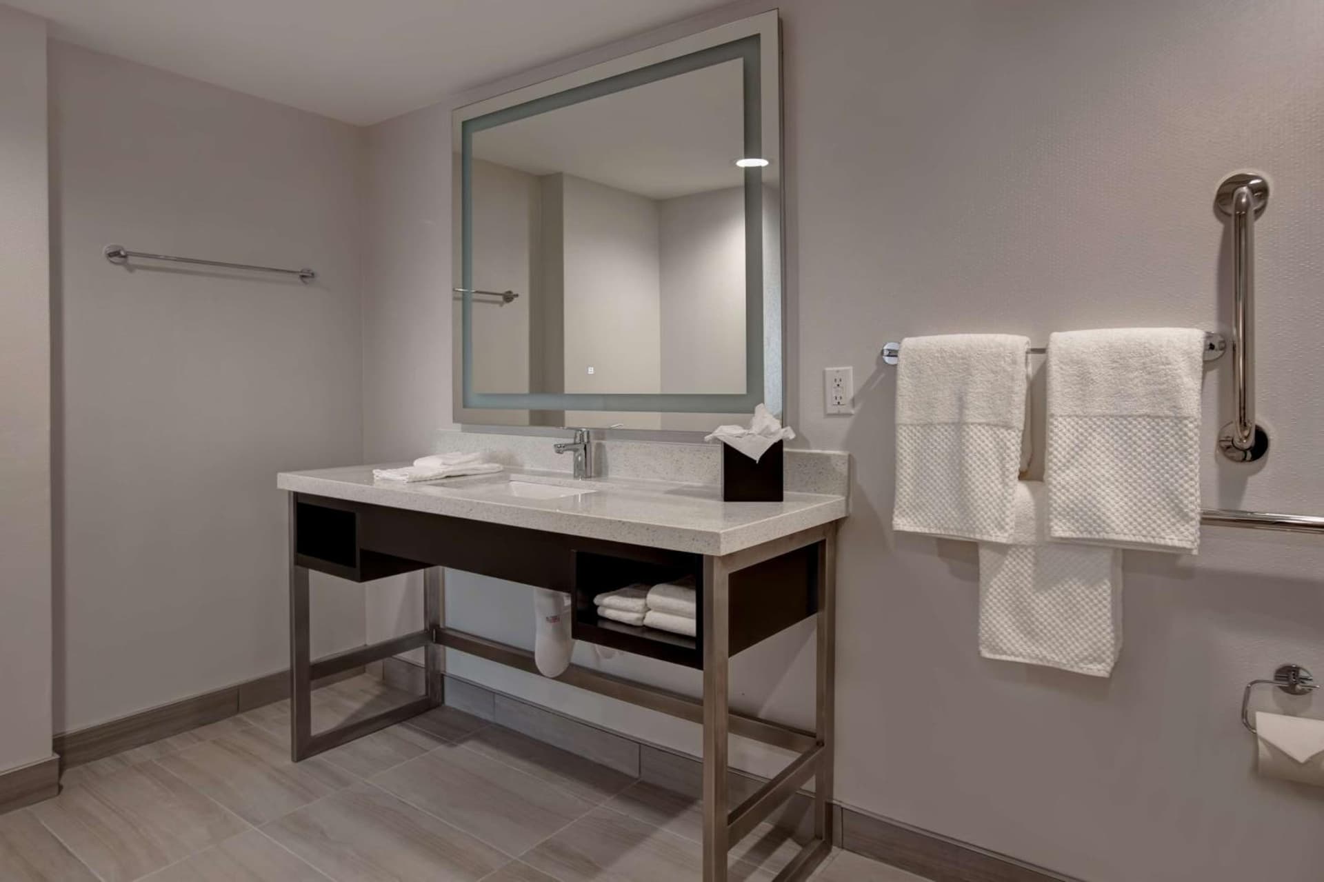 Embassy Suites By Hilton Oklahoma City Northwest gallery photo in Oklahoma City, OK — image 8