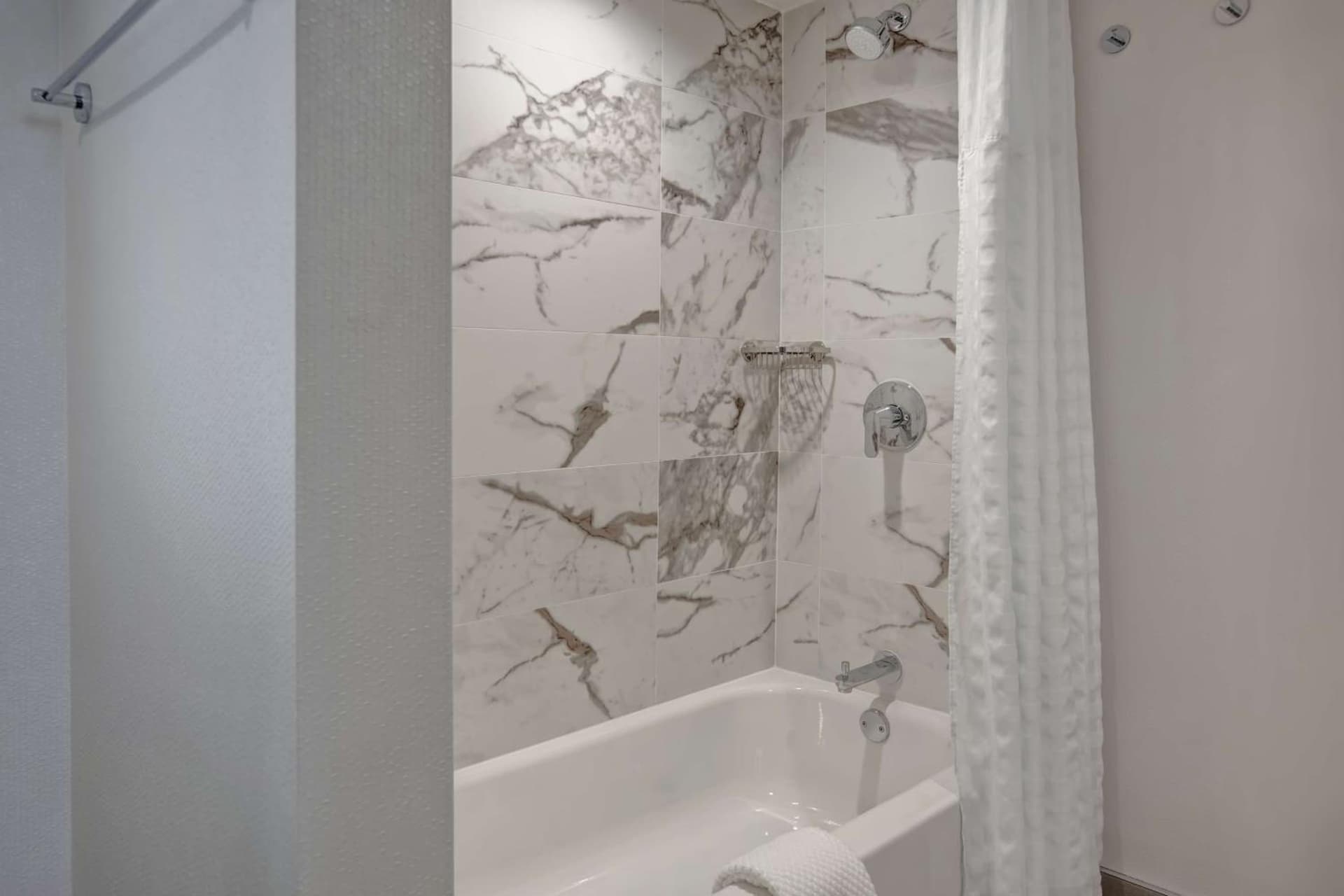 Embassy Suites By Hilton Oklahoma City Northwest gallery photo in Oklahoma City, OK — image 12