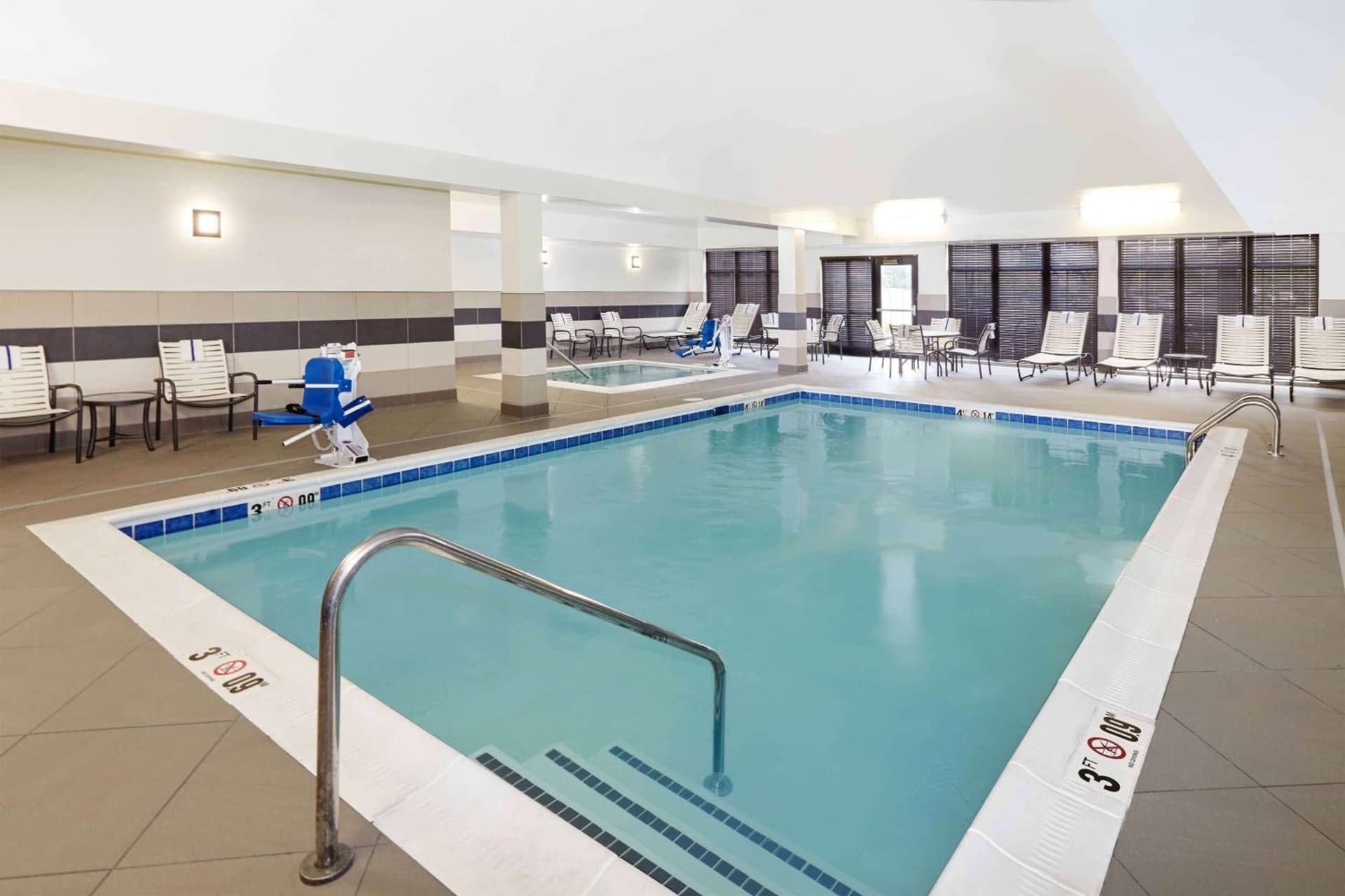 Homewood Suites by Hilton Munster gallery photo in Munster, IN — image 9