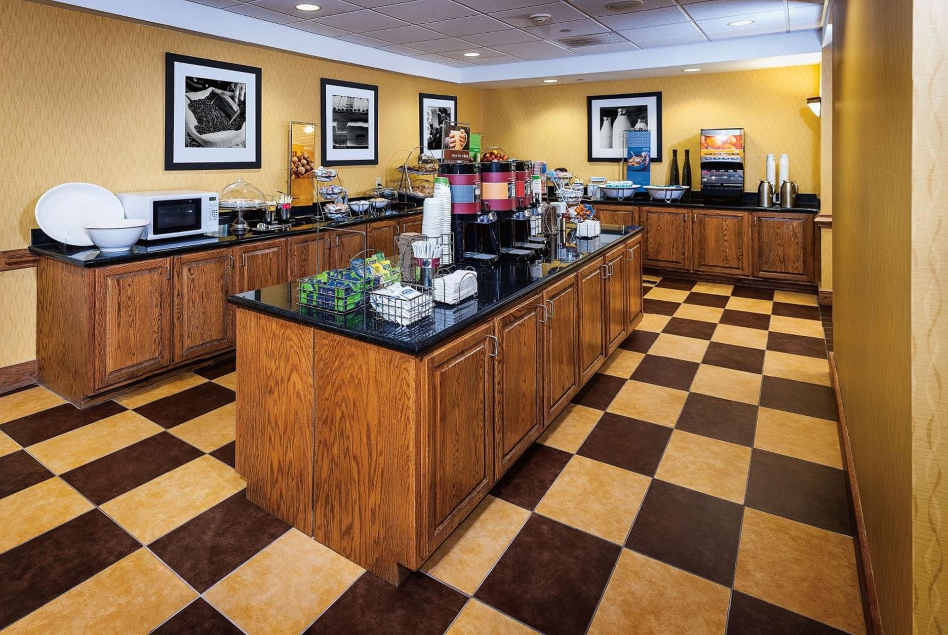 Hampton Inn & Suites Chesapeake-Square Mall gallery photo in Chesapeake, VA — image 34