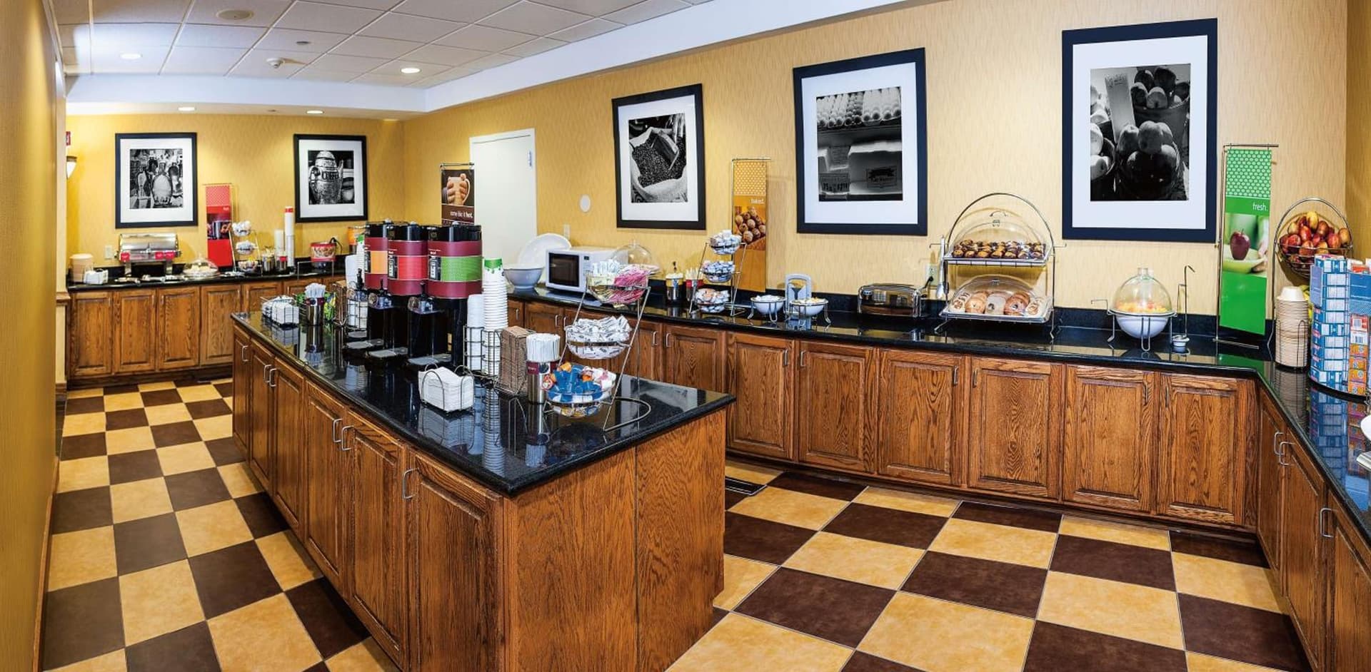 Hampton Inn & Suites Chesapeake-Square Mall gallery photo in Chesapeake, VA — image 10