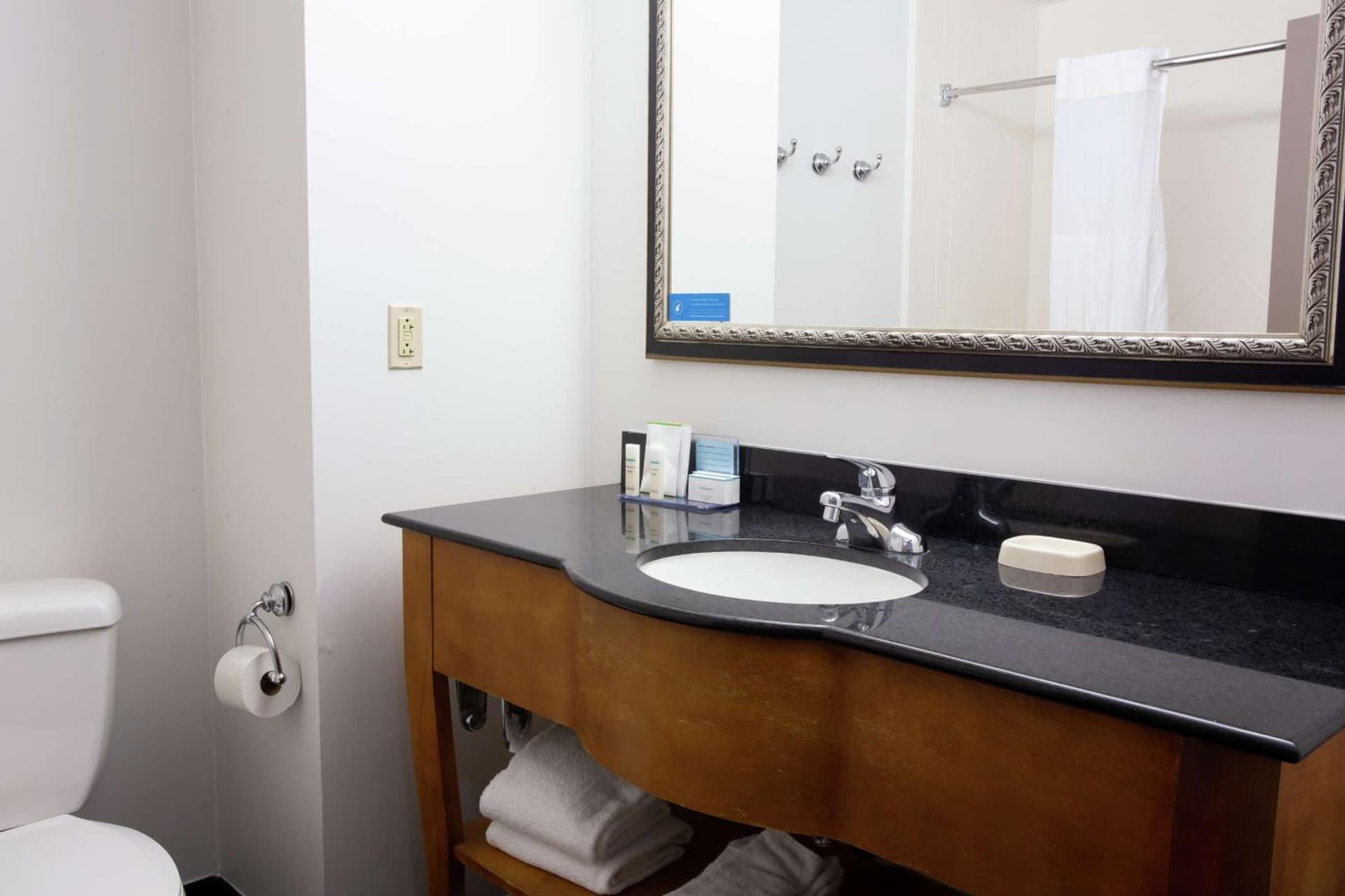 Hampton Inn & Suites Chesapeake-Square Mall gallery photo in Chesapeake, VA — image 16