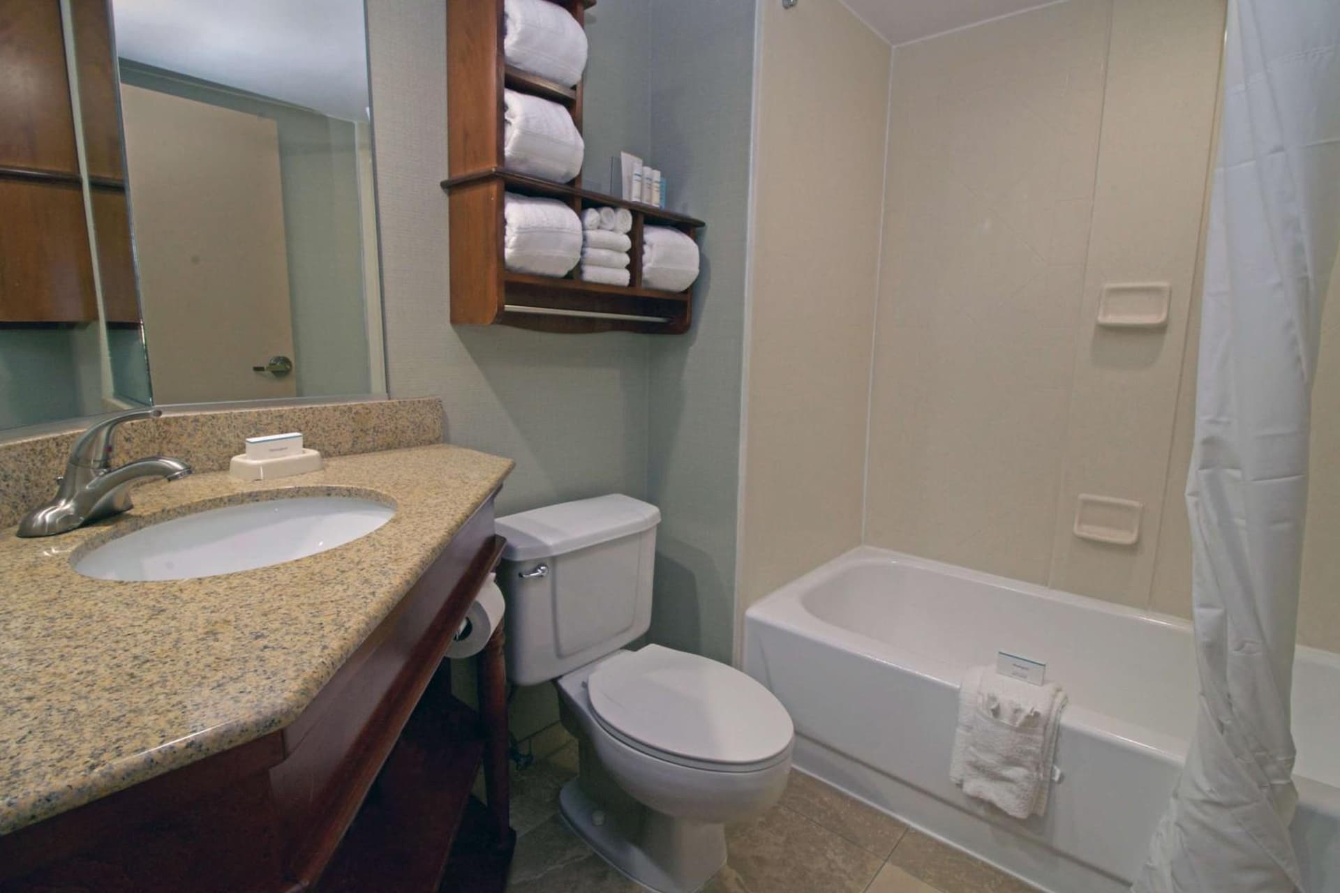 Hampton Inn Norfolk/Chesapeake - Greenbrier Area gallery photo in Chesapeake, VA — image 17