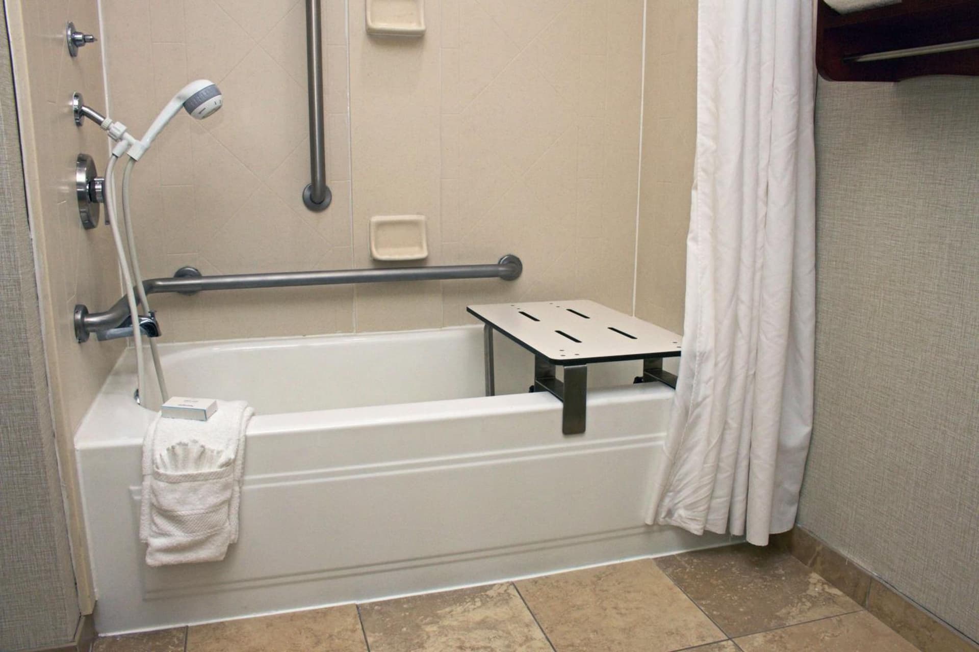 Hampton Inn Norfolk/Chesapeake - Greenbrier Area gallery photo in Chesapeake, VA — image 9