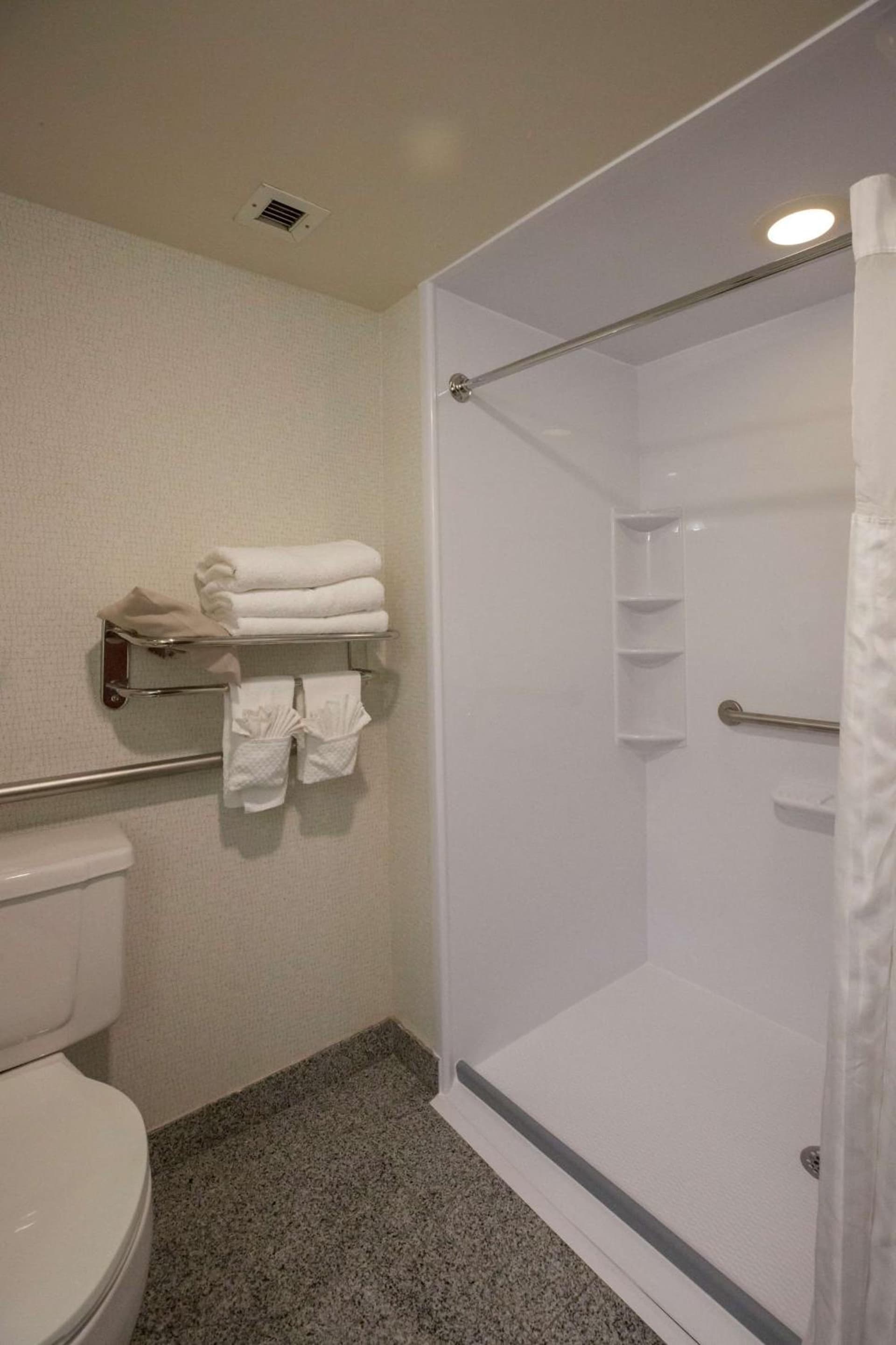 Doubletree by Hilton, Leominster gallery photo in Leominster, MA — image 20