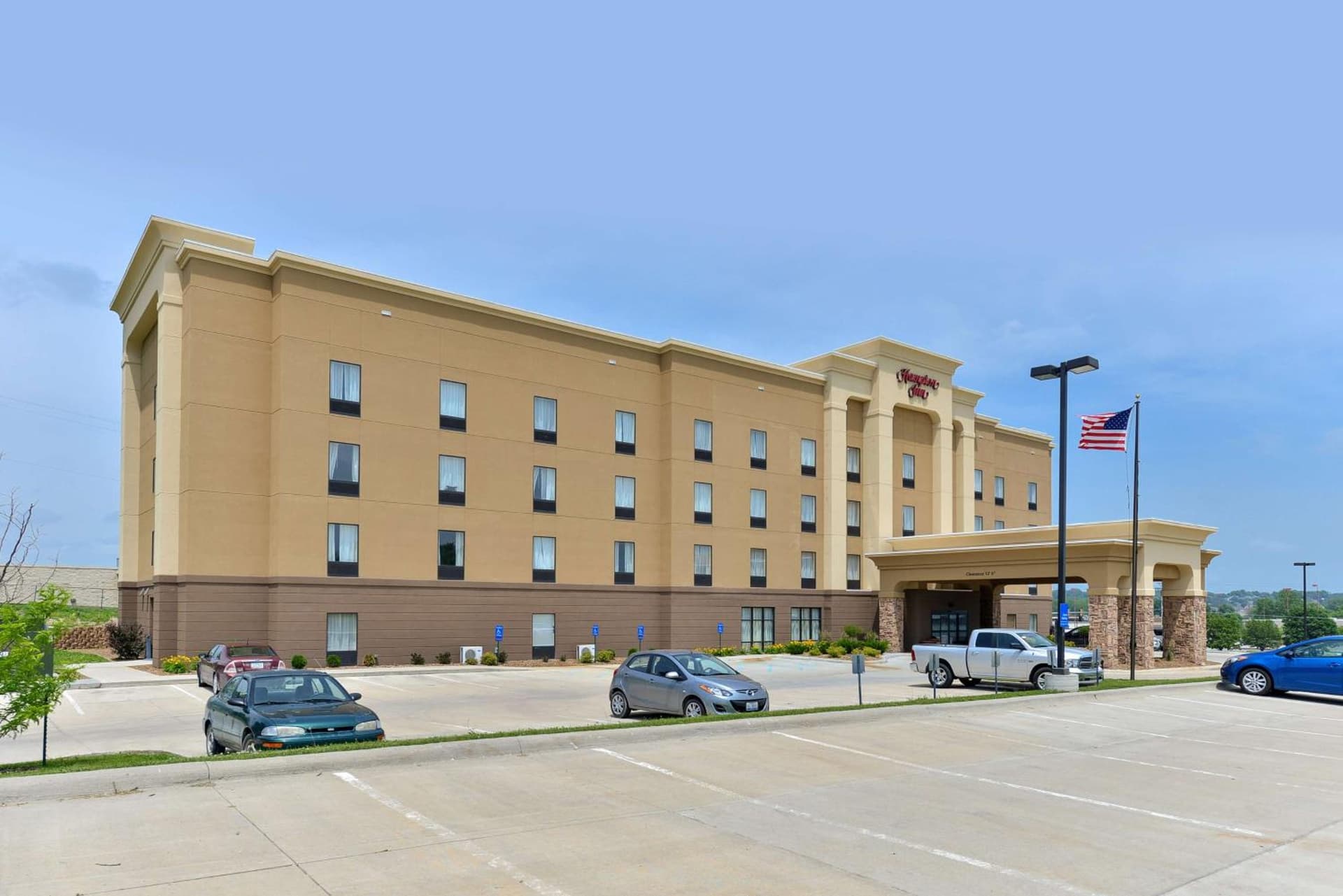 Hampton Inn Ottumwa interior in Ottumwa, IA — gallery photo 2