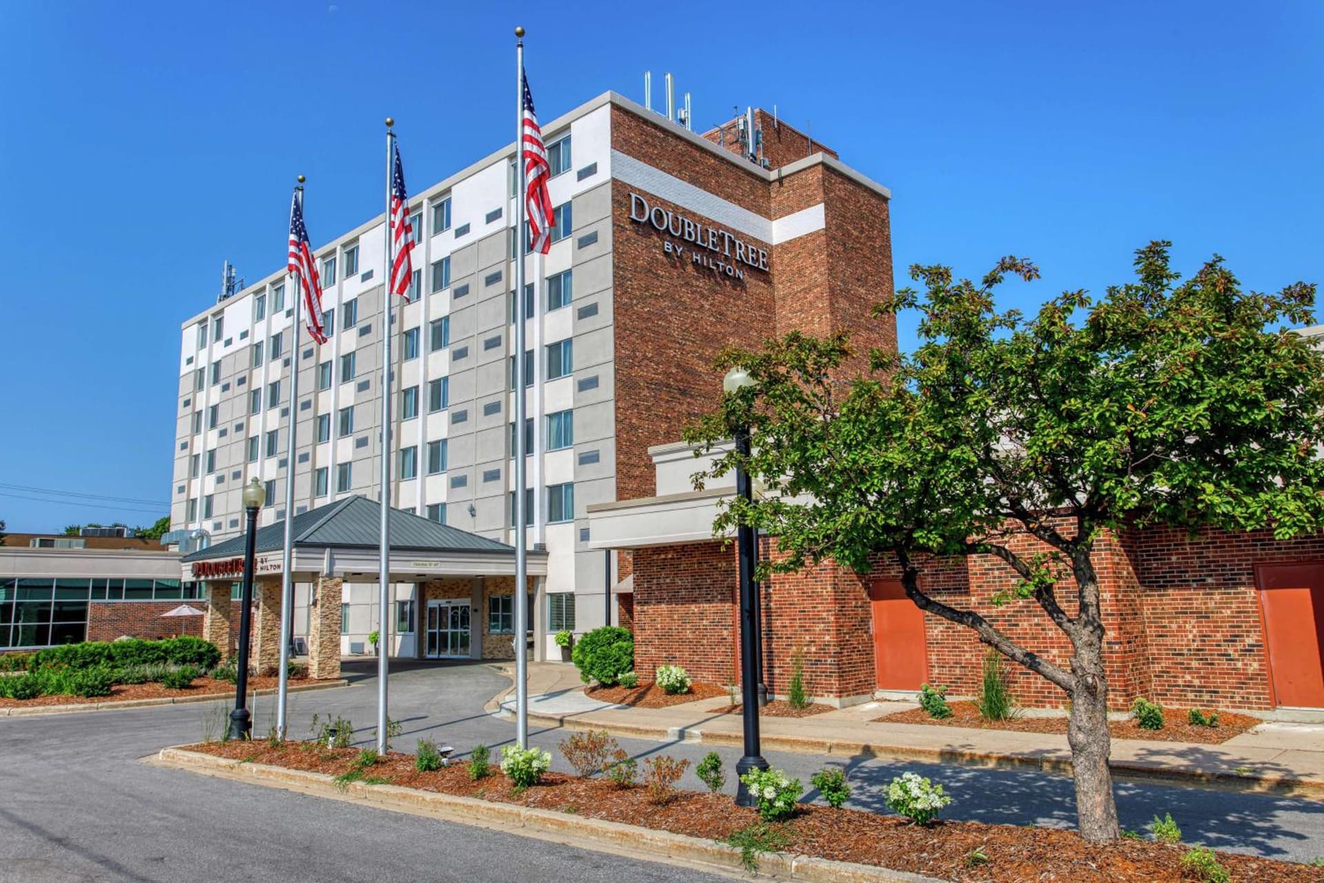 DoubleTree by Hilton Neenah featured exterior or lobby in Neenah, WI — similar hotel