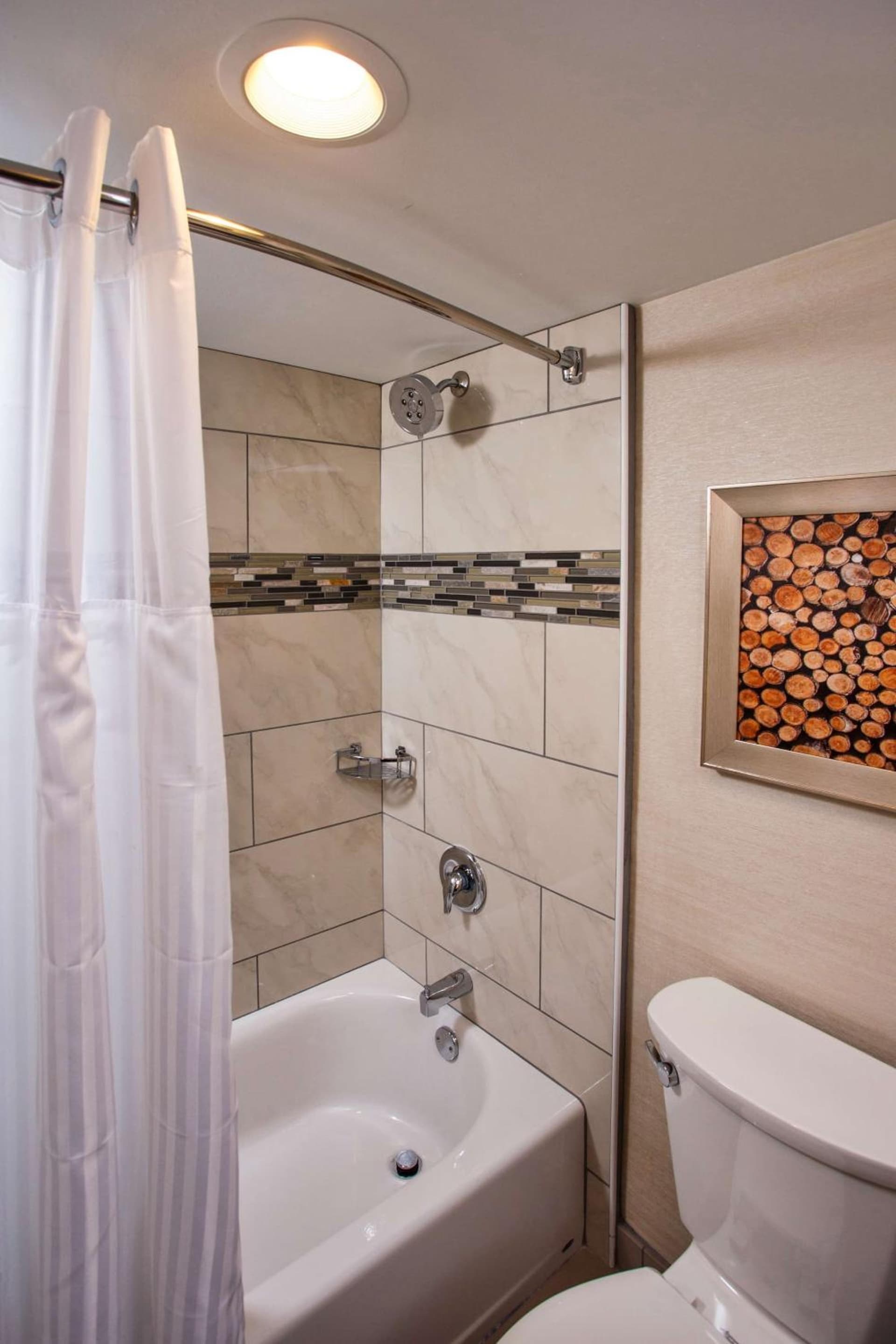 DoubleTree by Hilton Neenah gallery photo in Neenah, WI — image 18