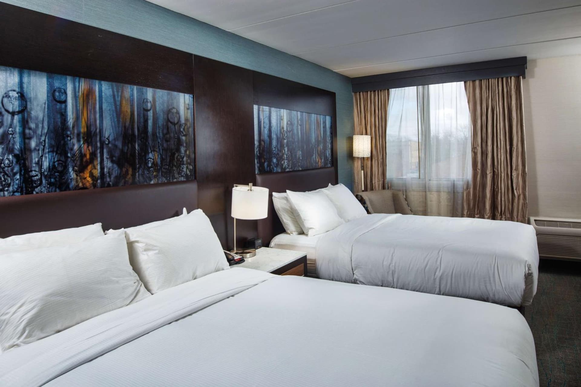 DoubleTree by Hilton Neenah gallery photo in Neenah, WI — image 4