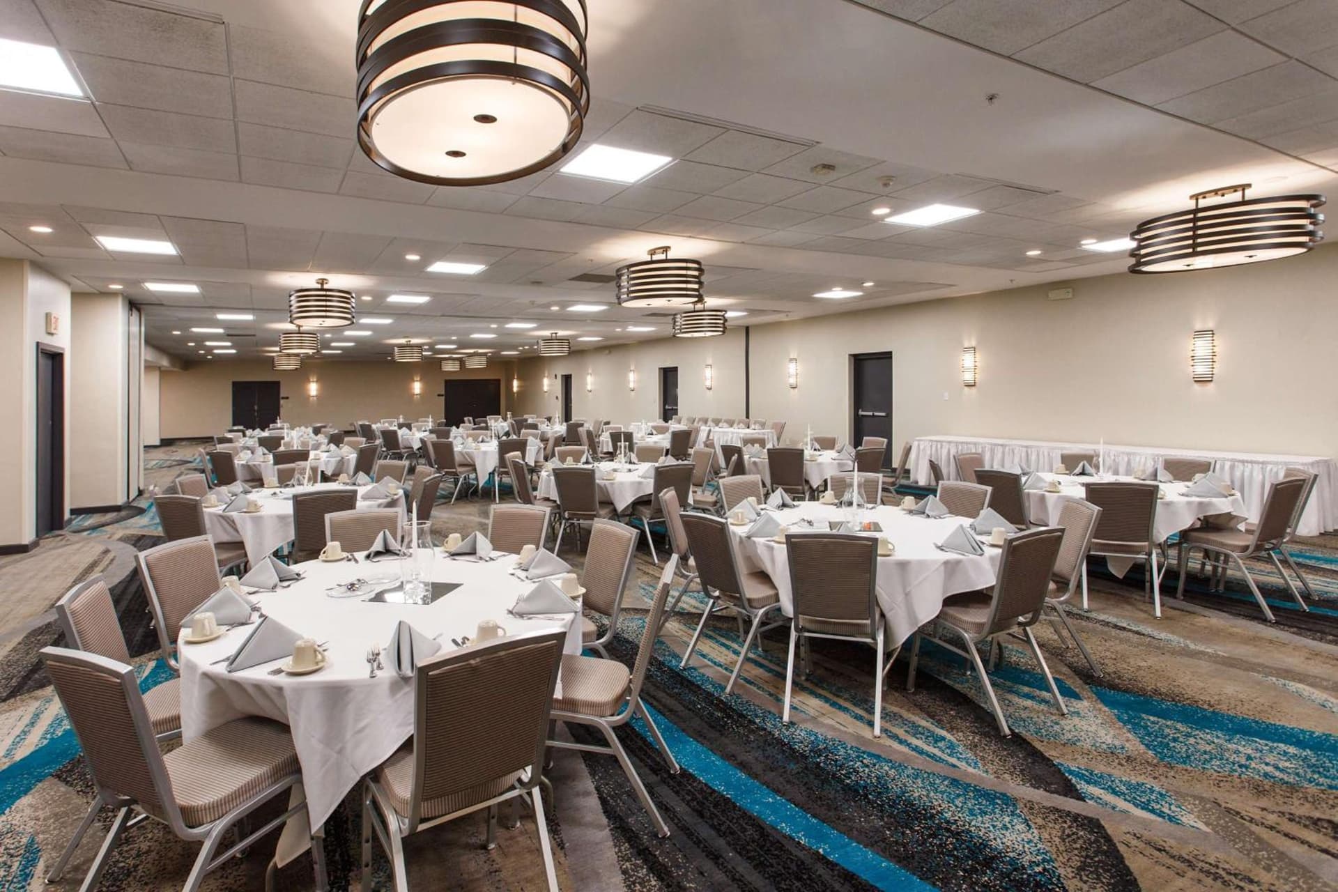 DoubleTree by Hilton Neenah gallery photo in Neenah, WI — image 11