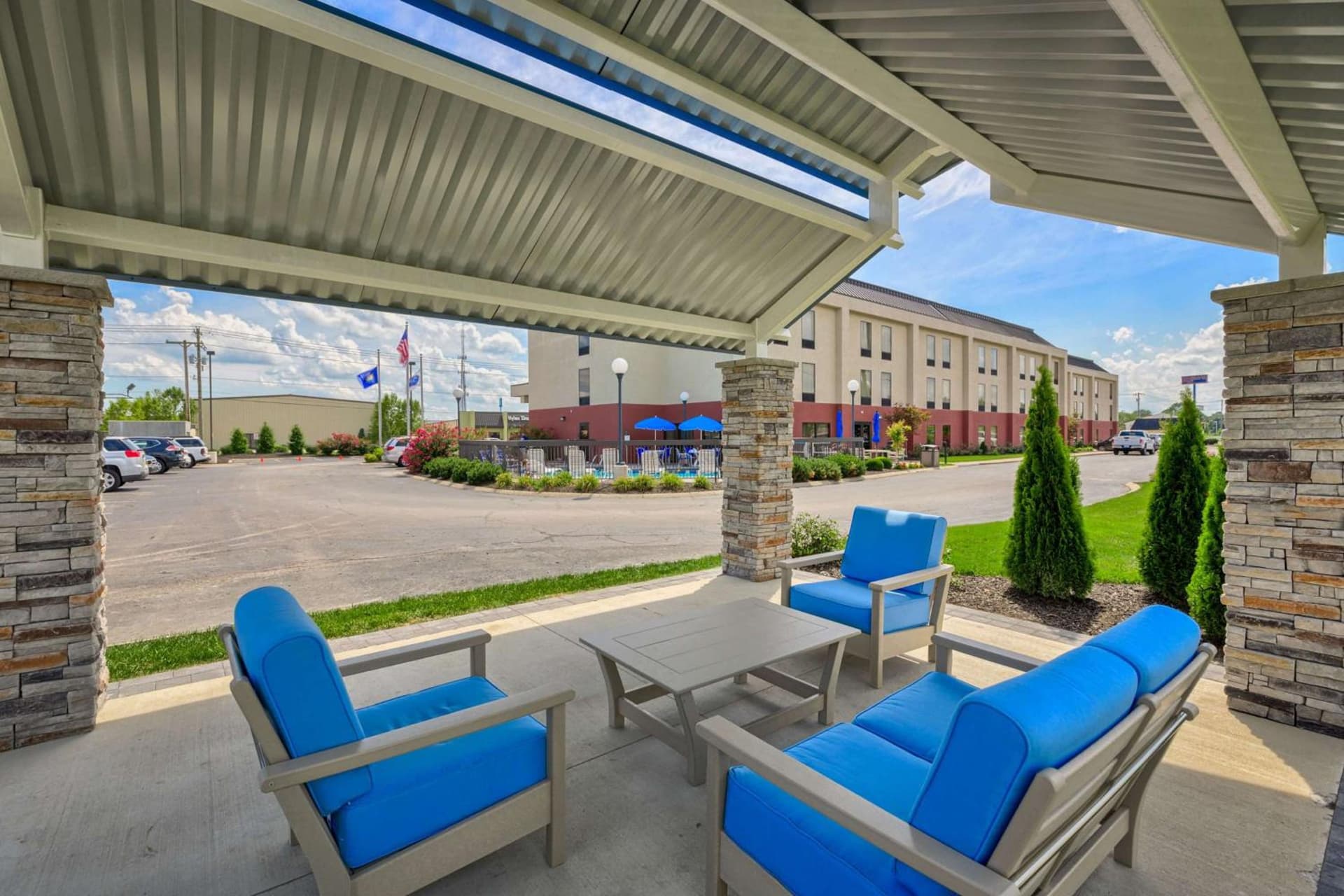Hampton Inn Owensboro interior in Owensboro, KY — gallery photo 2