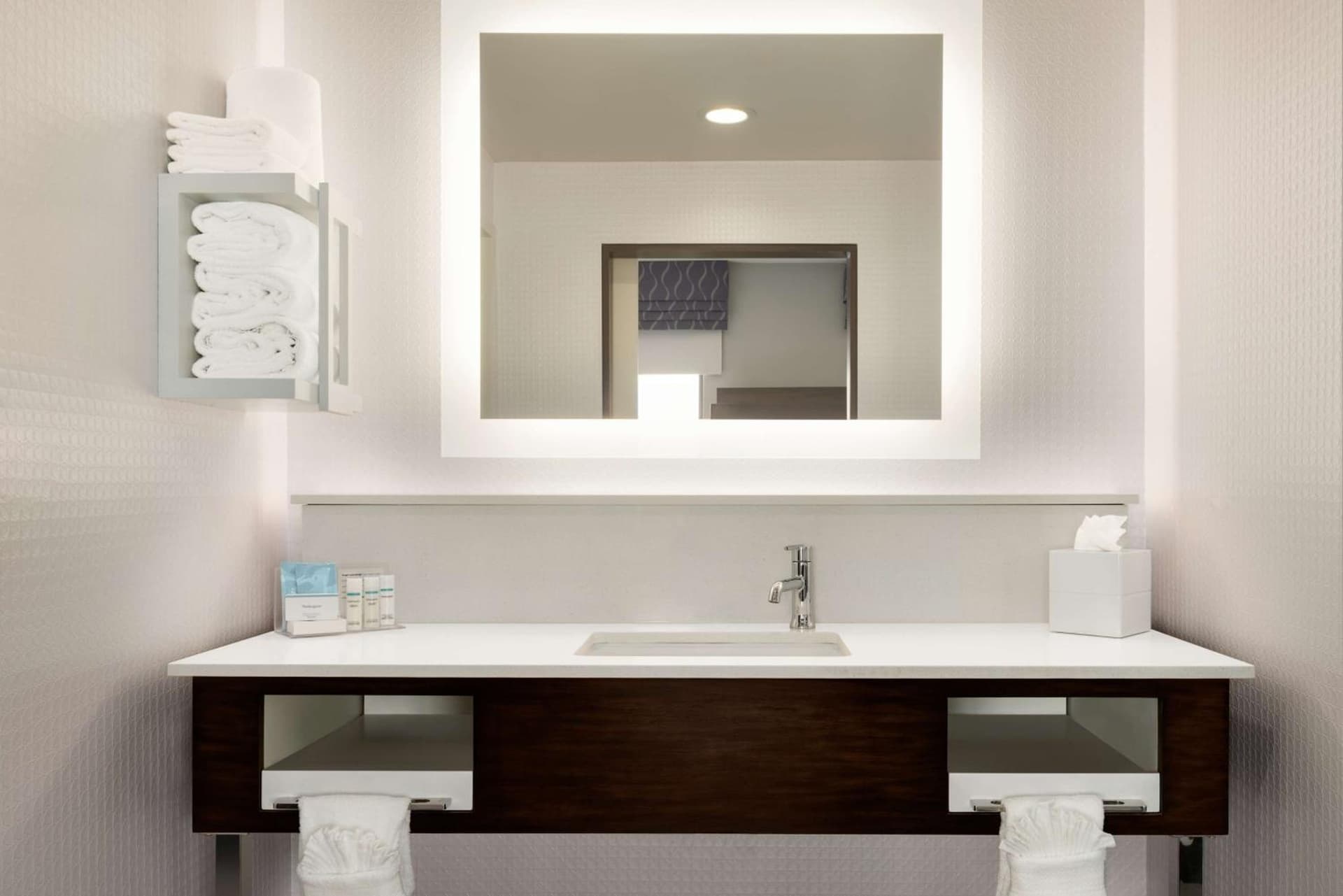 Hampton Inn & Suites Norman-Conference Center Area, Ok gallery photo in Norman, OK — image 28