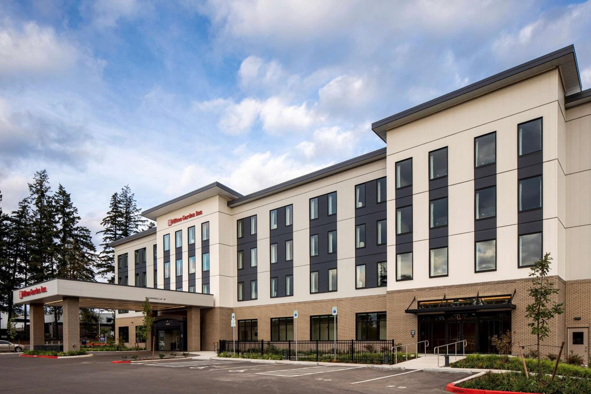 Hilton Garden Inn Wilsonville Portland interior in Wilsonville, OR — gallery photo 2