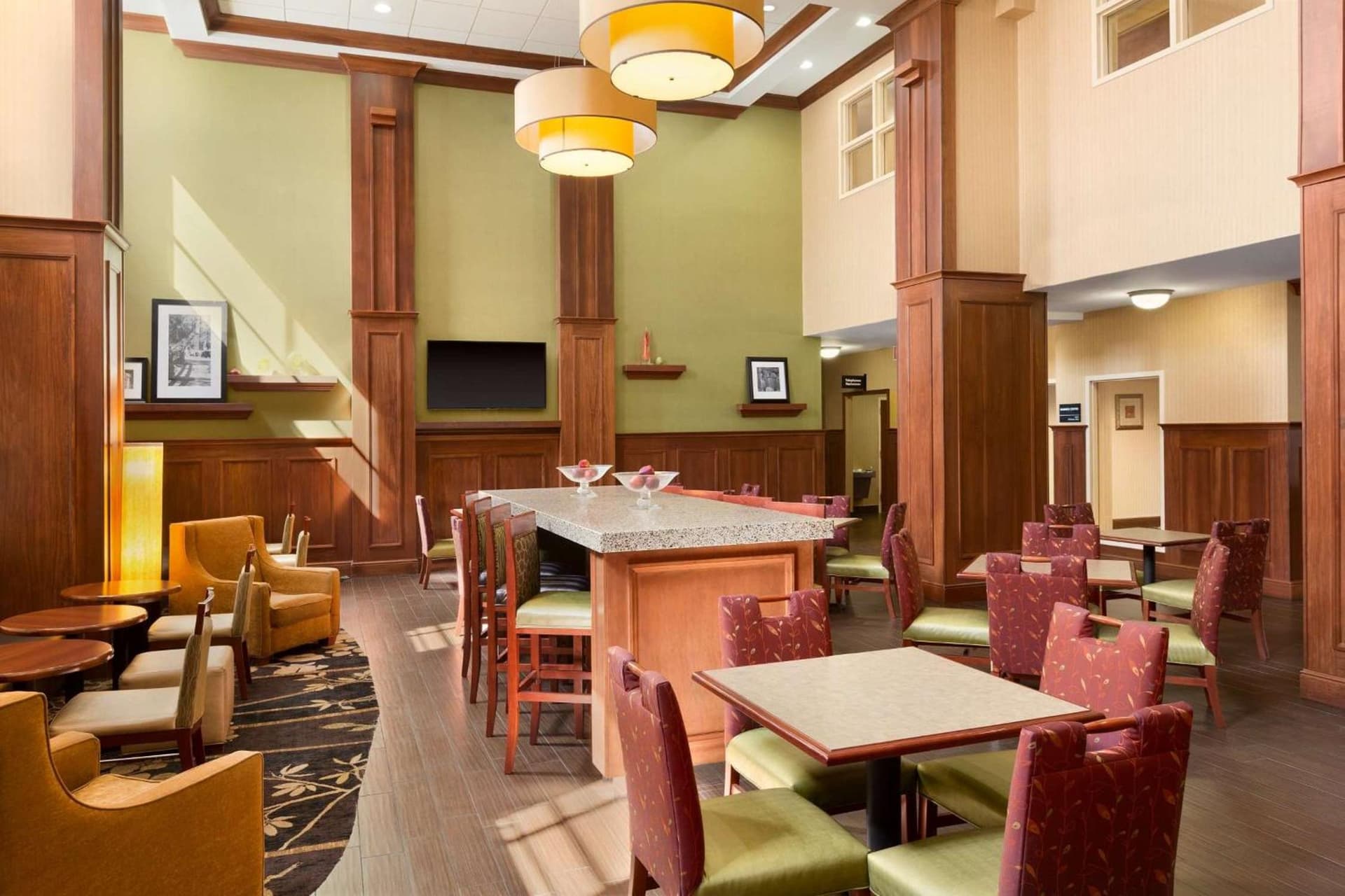 Hampton Inn & Suites Williamsburg Historic District gallery photo in Williamsburg, VA — image 4