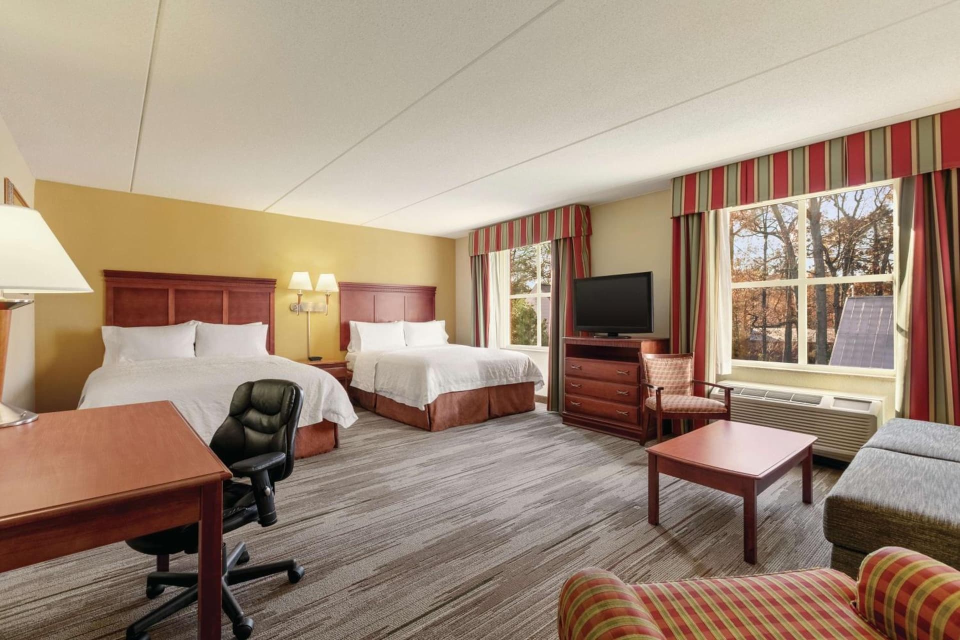 Hampton Inn & Suites Williamsburg Historic District gallery photo in Williamsburg, VA — image 19