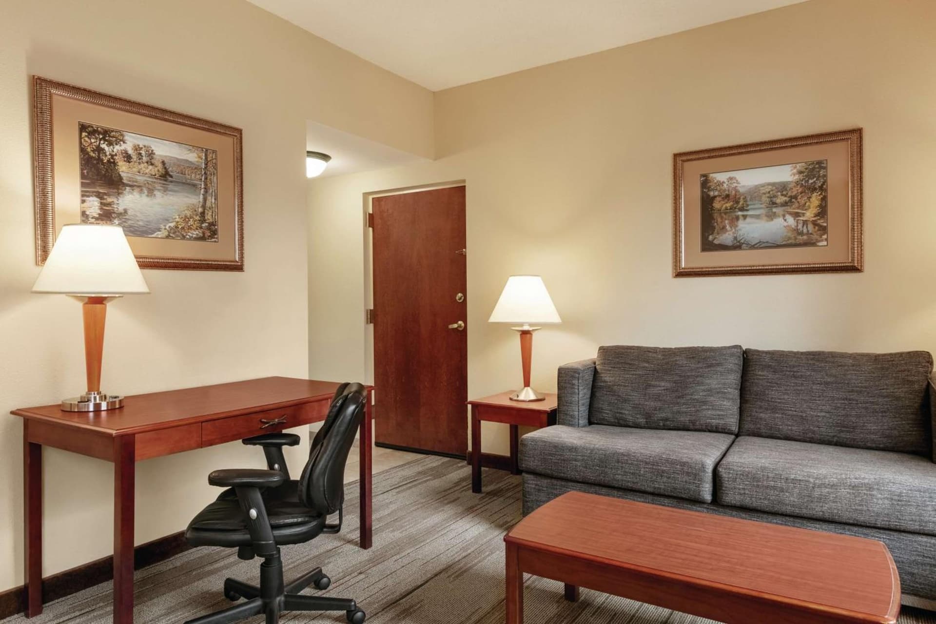 Hampton Inn & Suites Williamsburg Historic District gallery photo in Williamsburg, VA — image 24