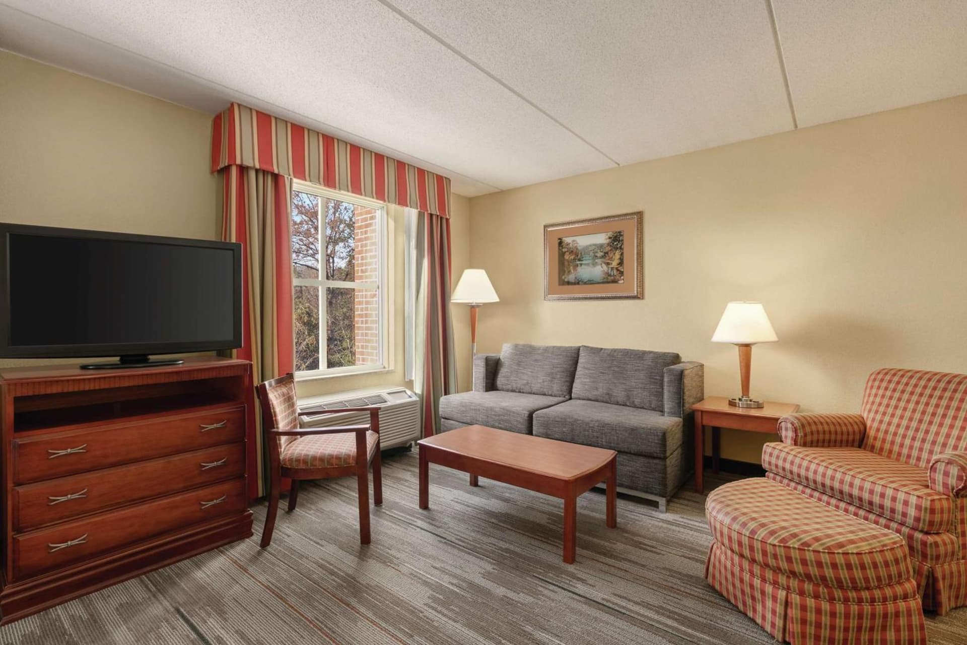 Hampton Inn & Suites Williamsburg Historic District gallery photo in Williamsburg, VA — image 20