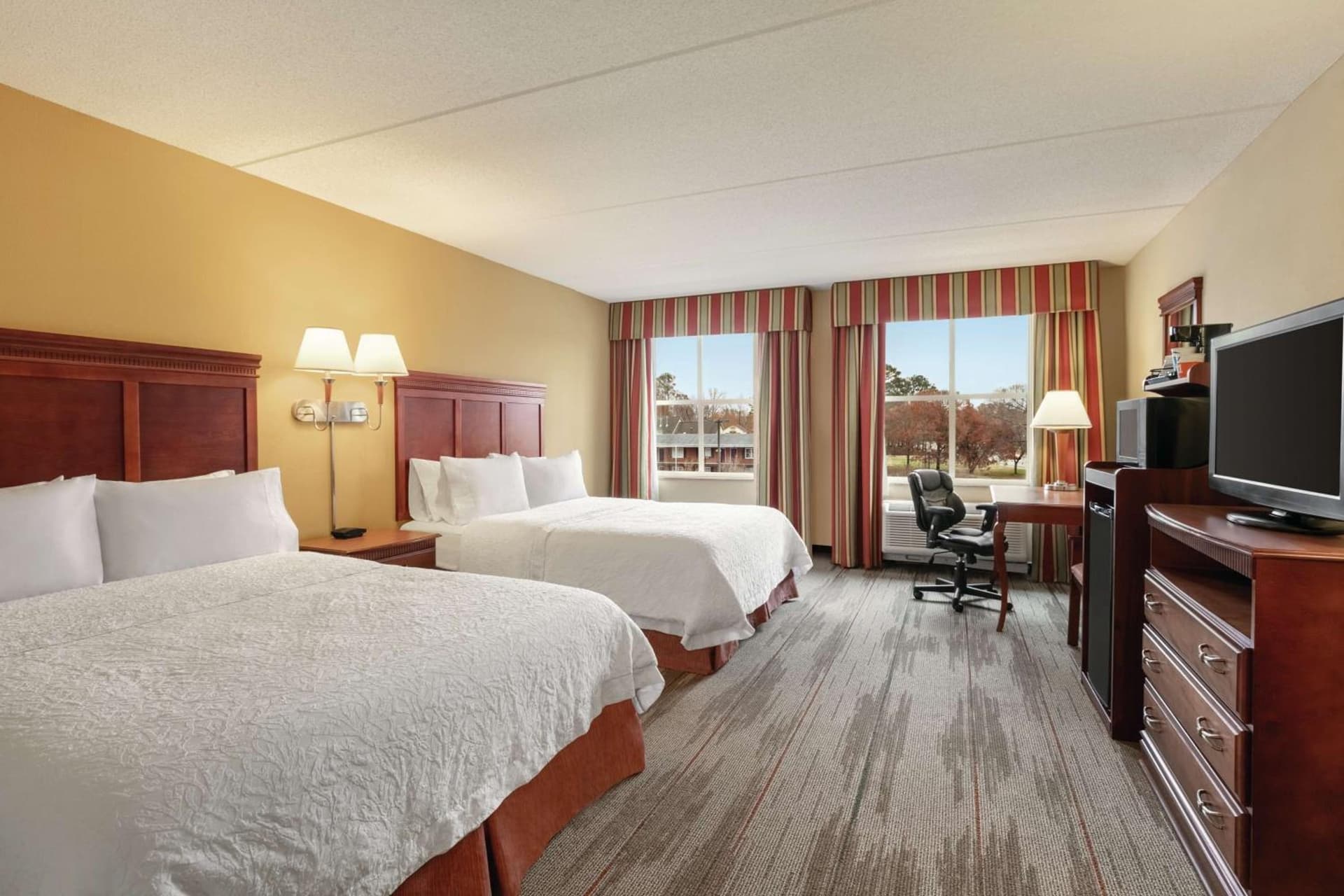 Hampton Inn & Suites Williamsburg Historic District gallery photo in Williamsburg, VA — image 9