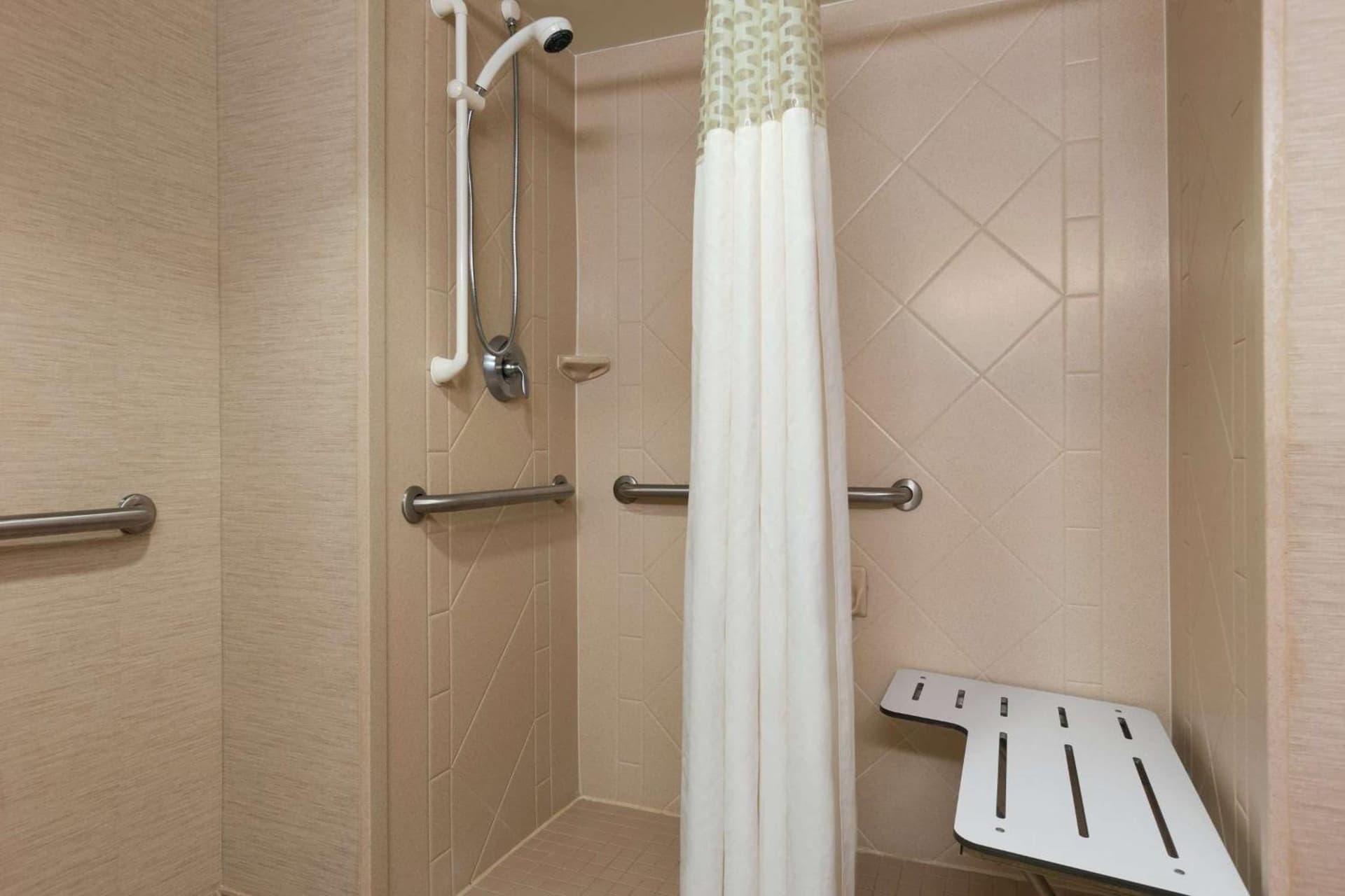 Hampton Inn & Suites Williamsburg Historic District gallery photo in Williamsburg, VA — image 34
