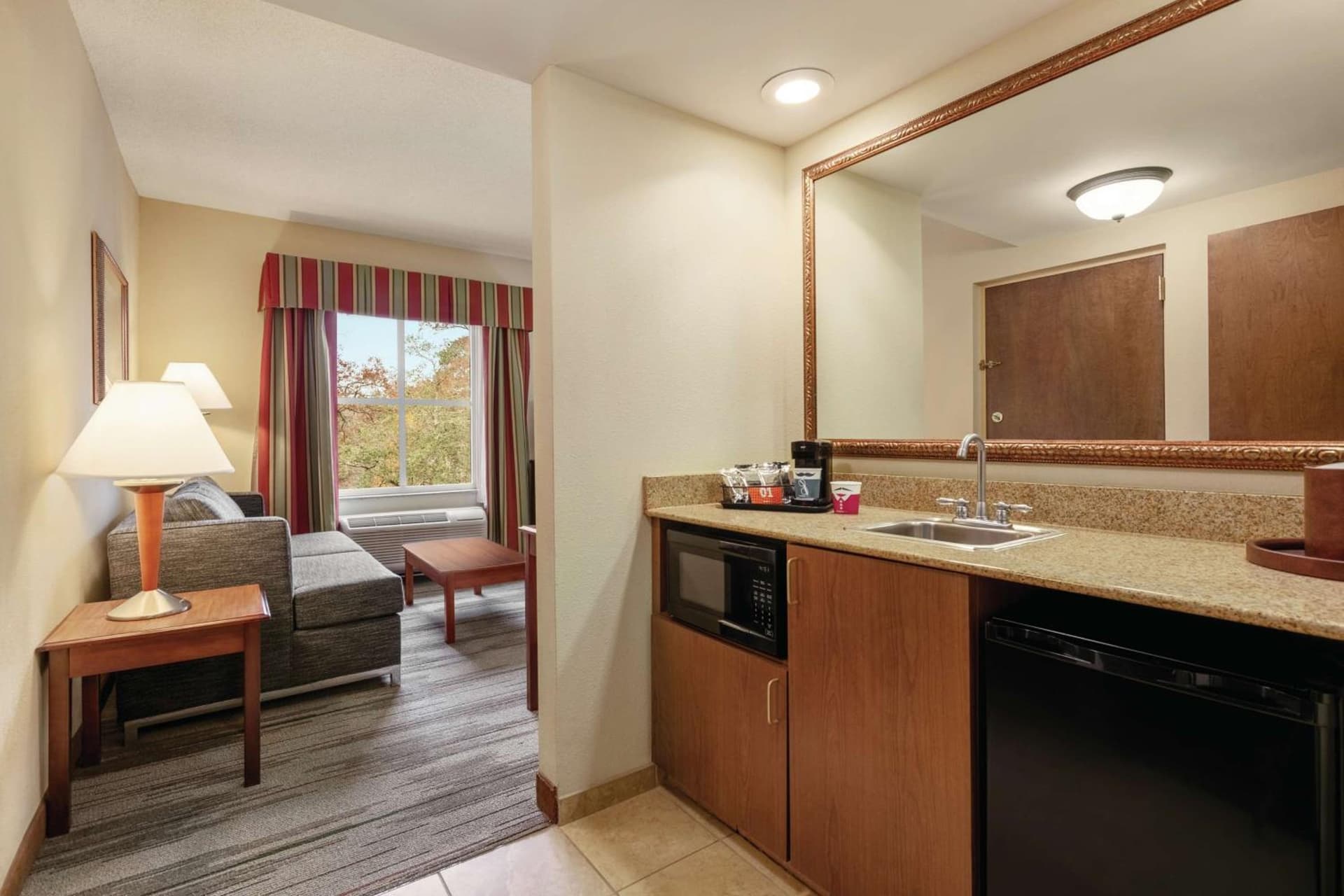 Hampton Inn & Suites Williamsburg Historic District gallery photo in Williamsburg, VA — image 40